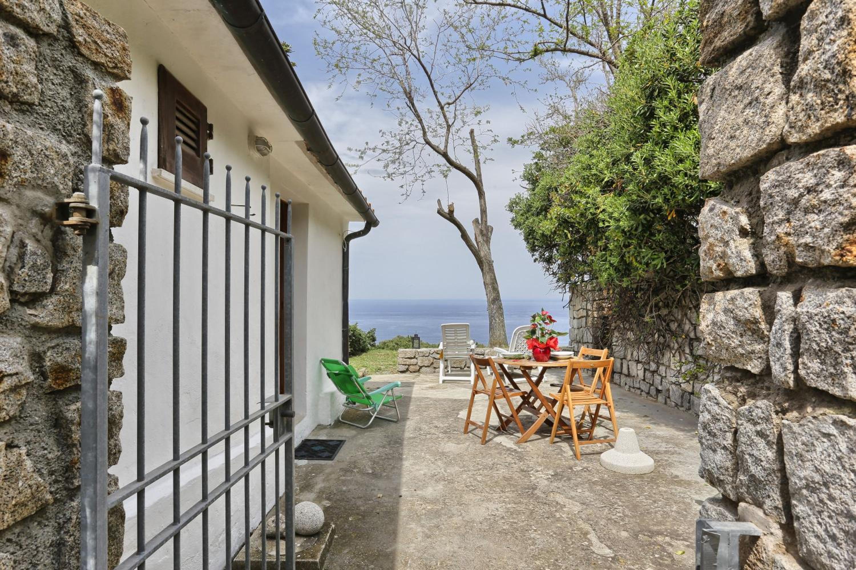 Studio La Gorgona view 3
