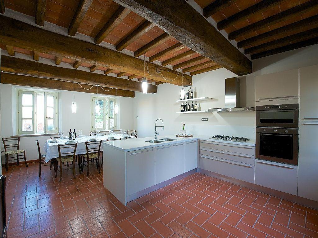 Villa con piscina view 4
