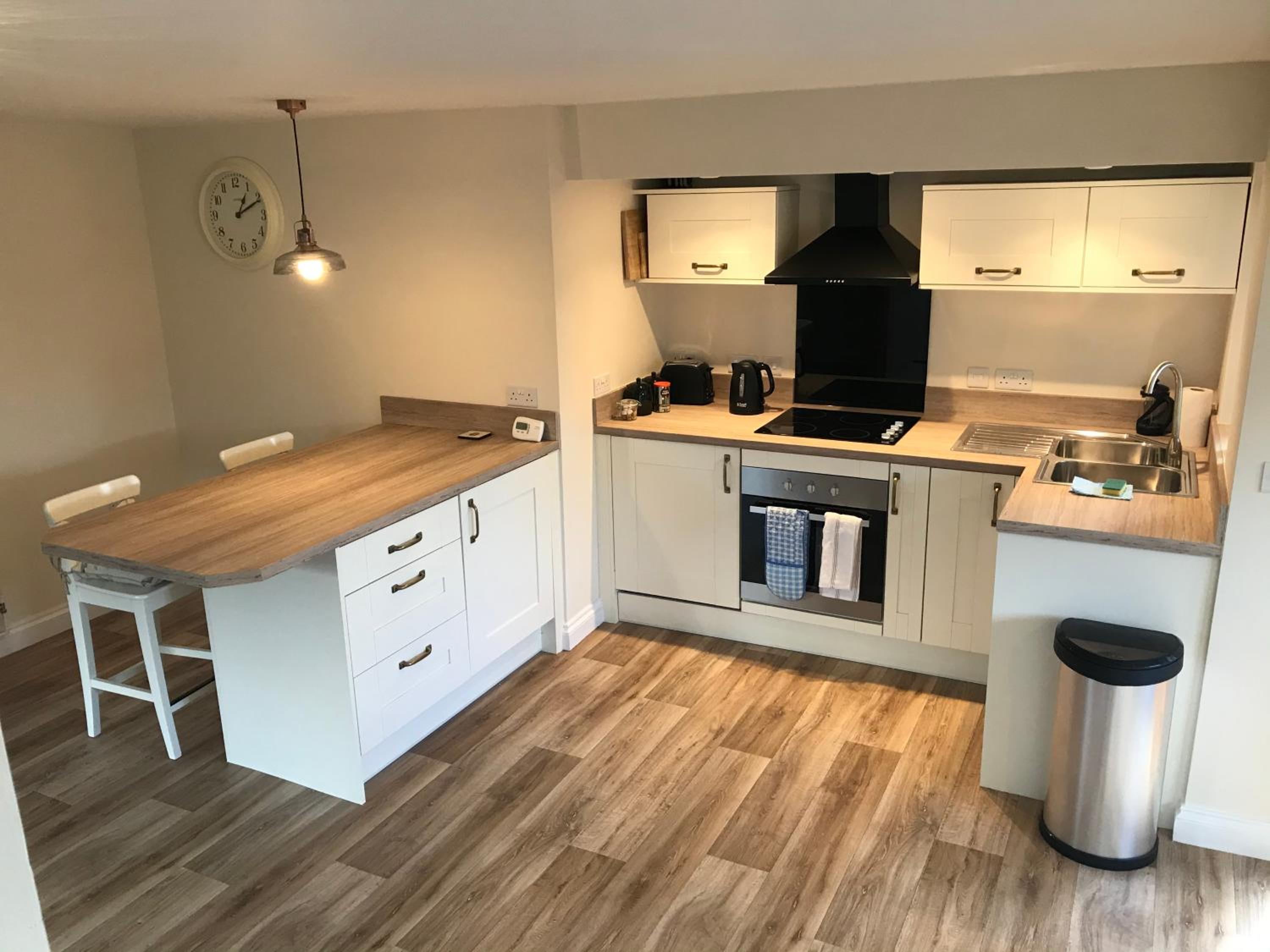 Gloucester Vacations - Blacklaines Annexe - Property Image 13