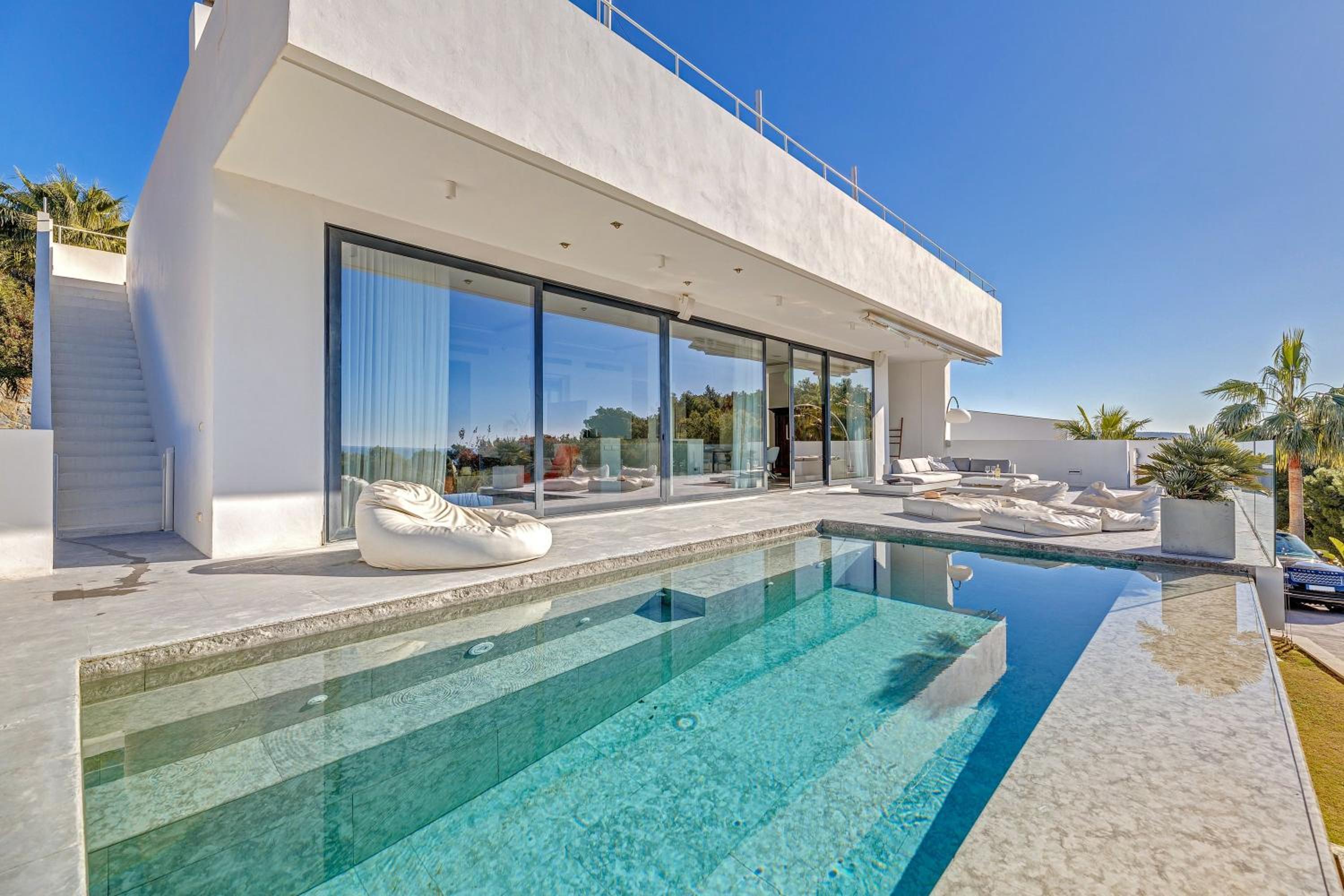 Hotel Casa Blanca En Bella Vista - Image 1