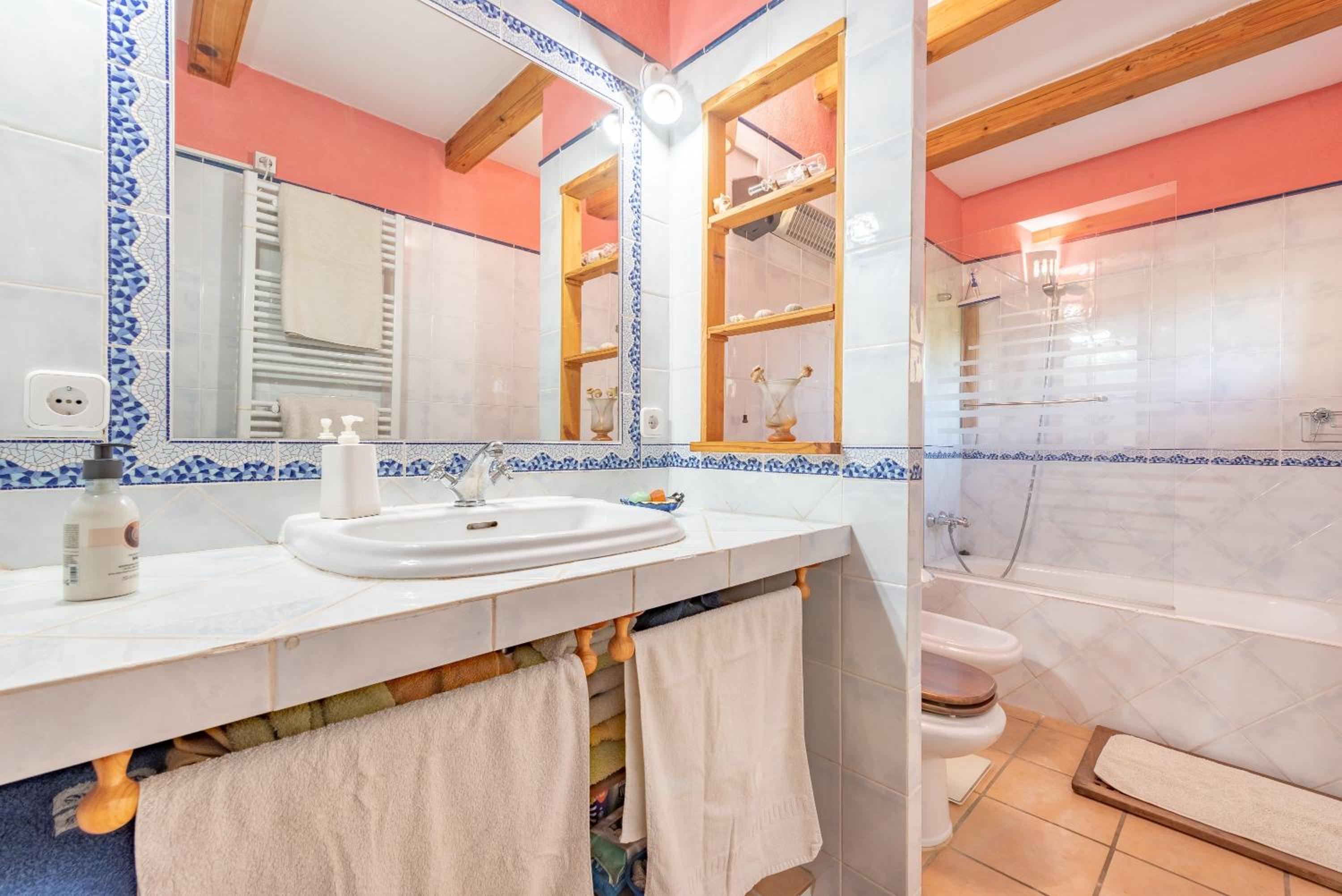 Sa Raconada en Algaida — bathroom