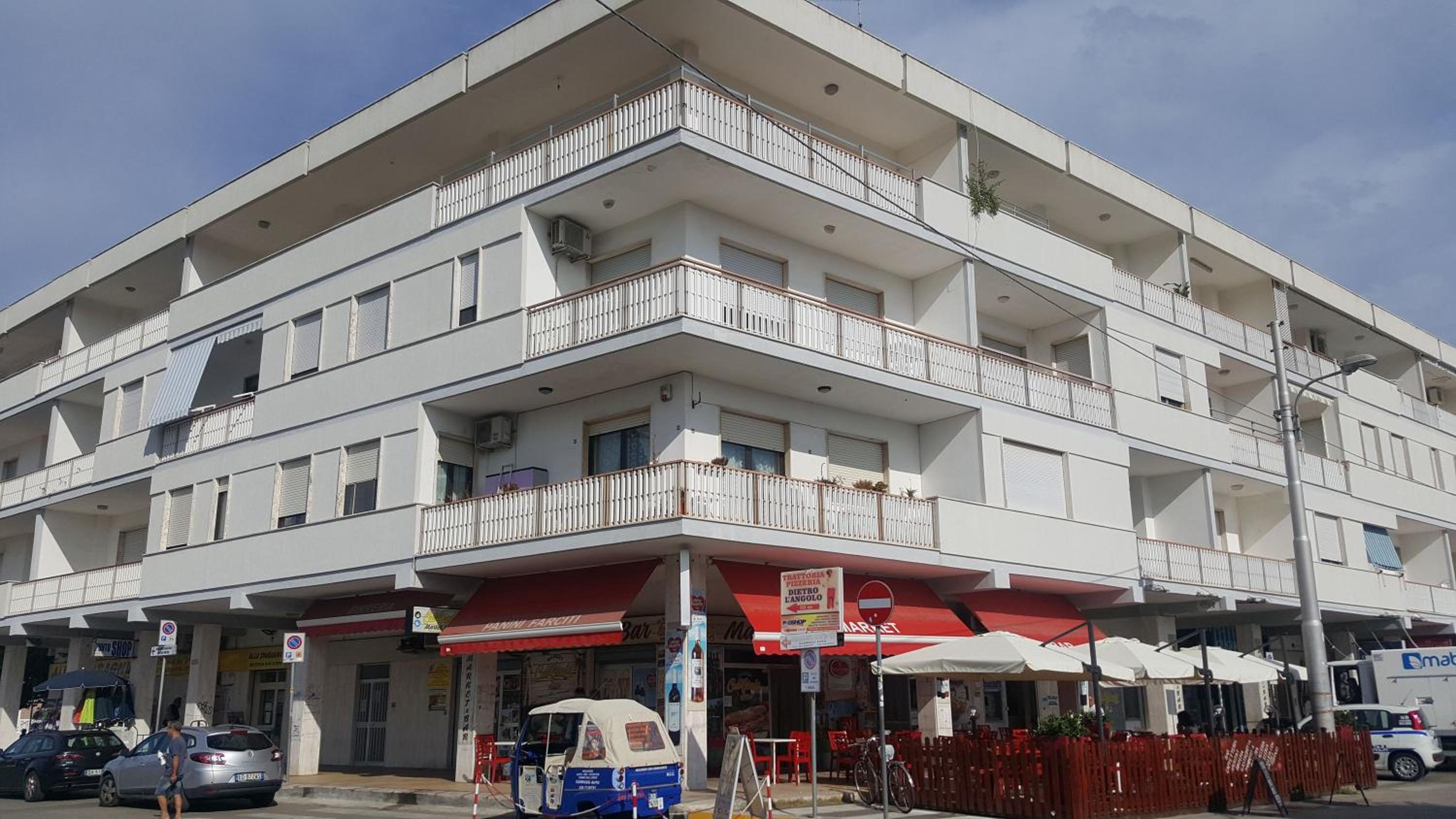 Torre dell'orso centralissima vista mare photo 1