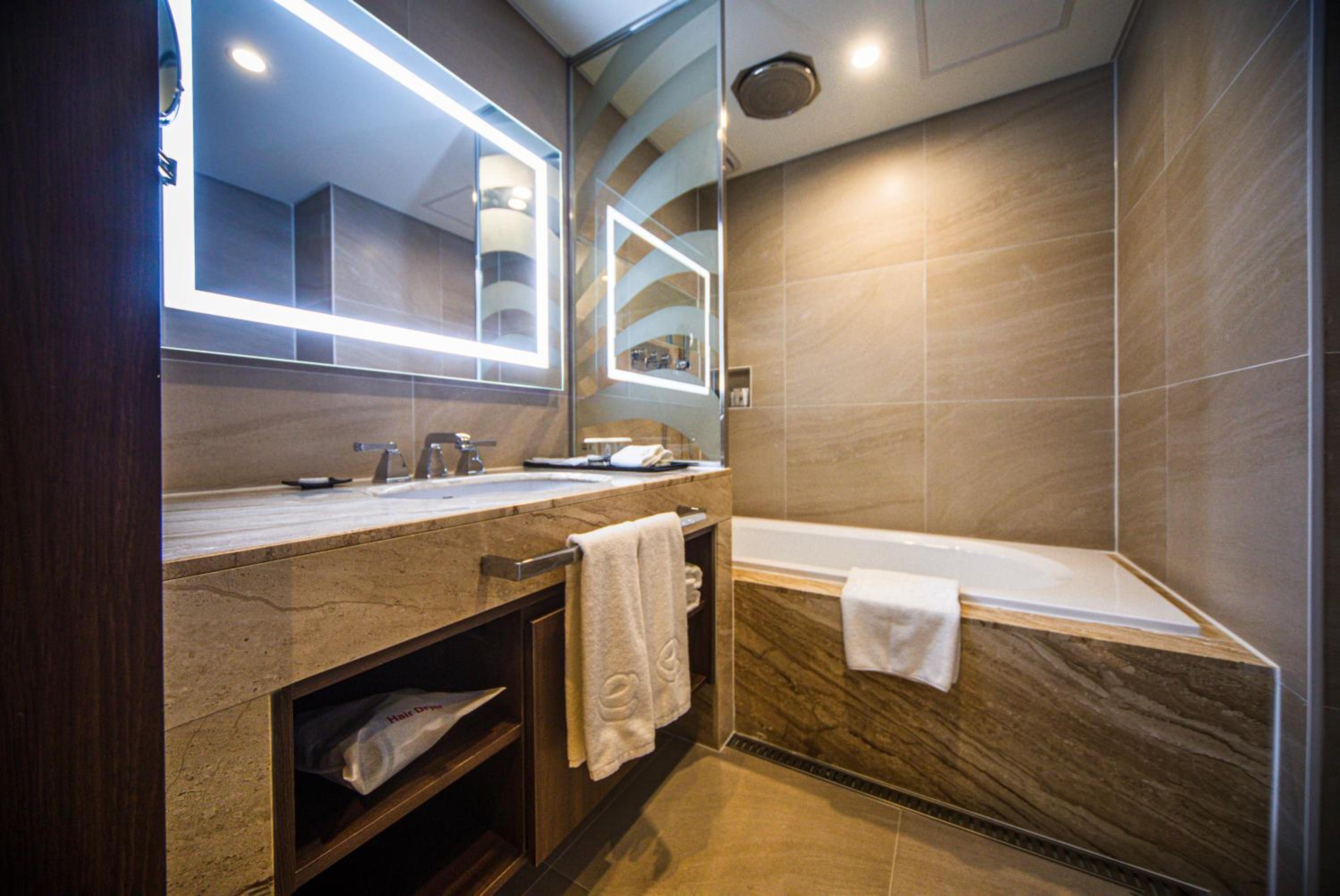 Ramada Encore by Wyndham Busan Station 35