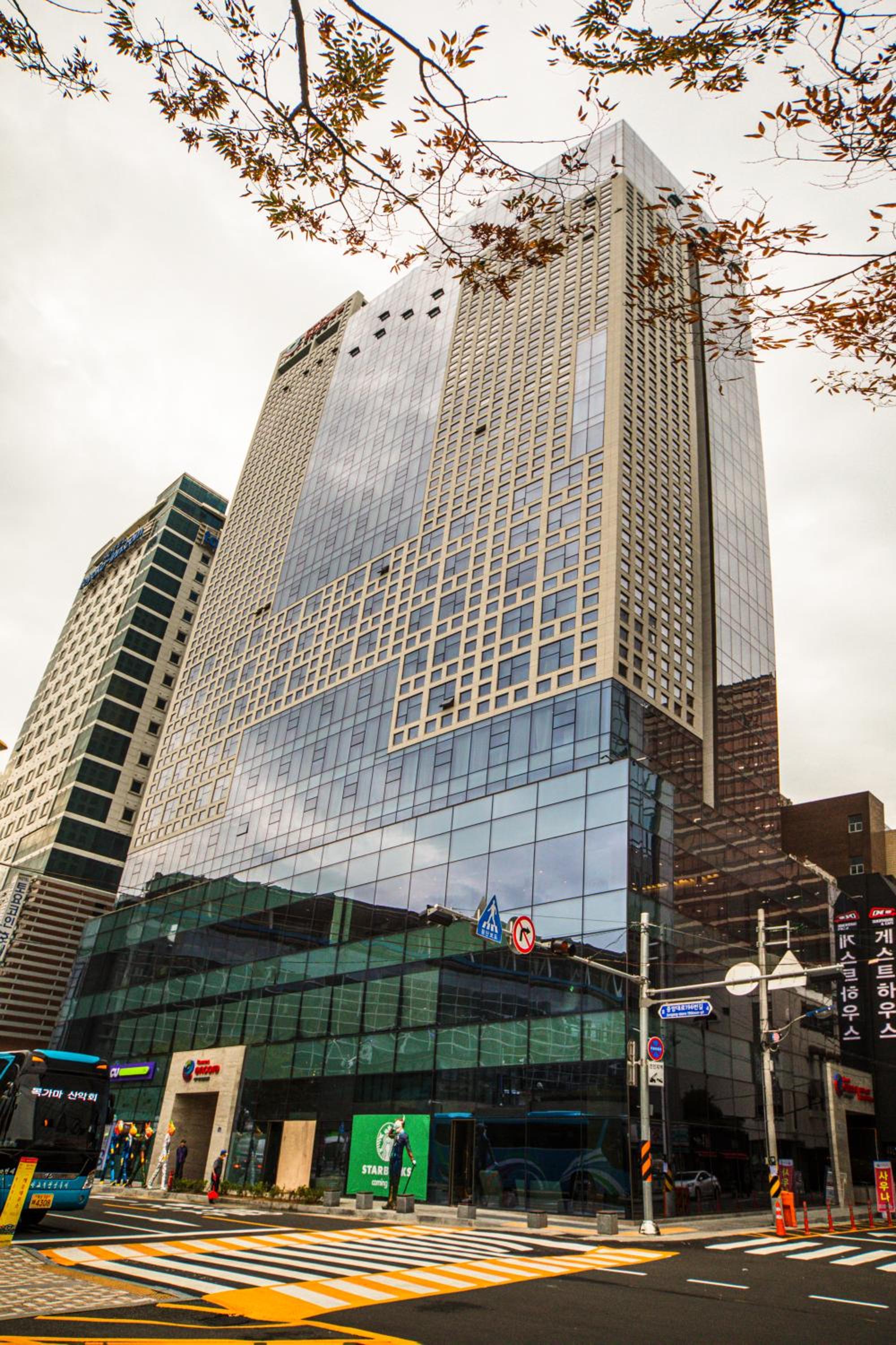 Ramada Encore by Wyndham Busan Station 6