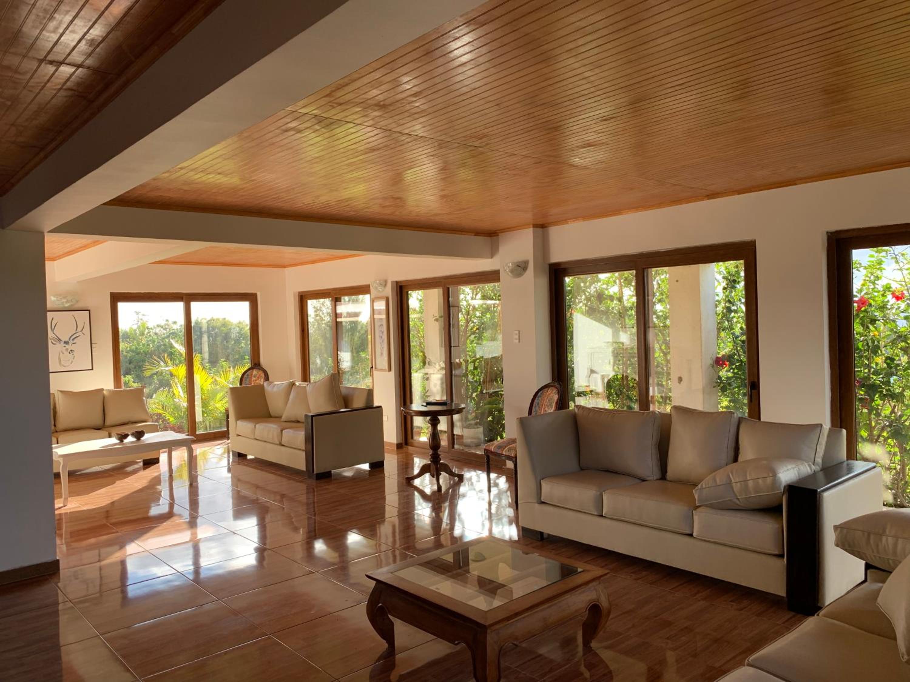 Teanehi Bed & Breakfast