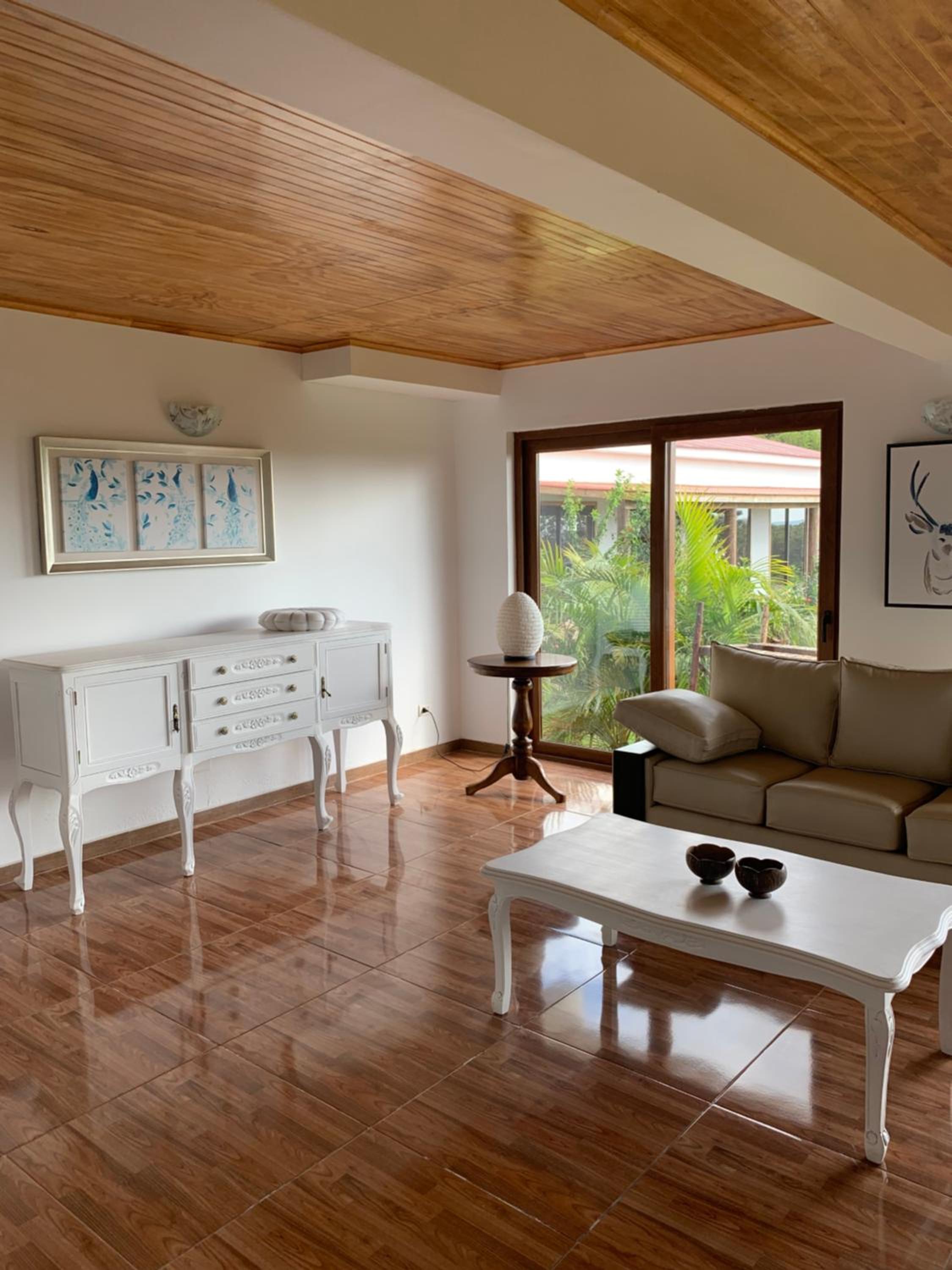 Teanehi Bed & Breakfast