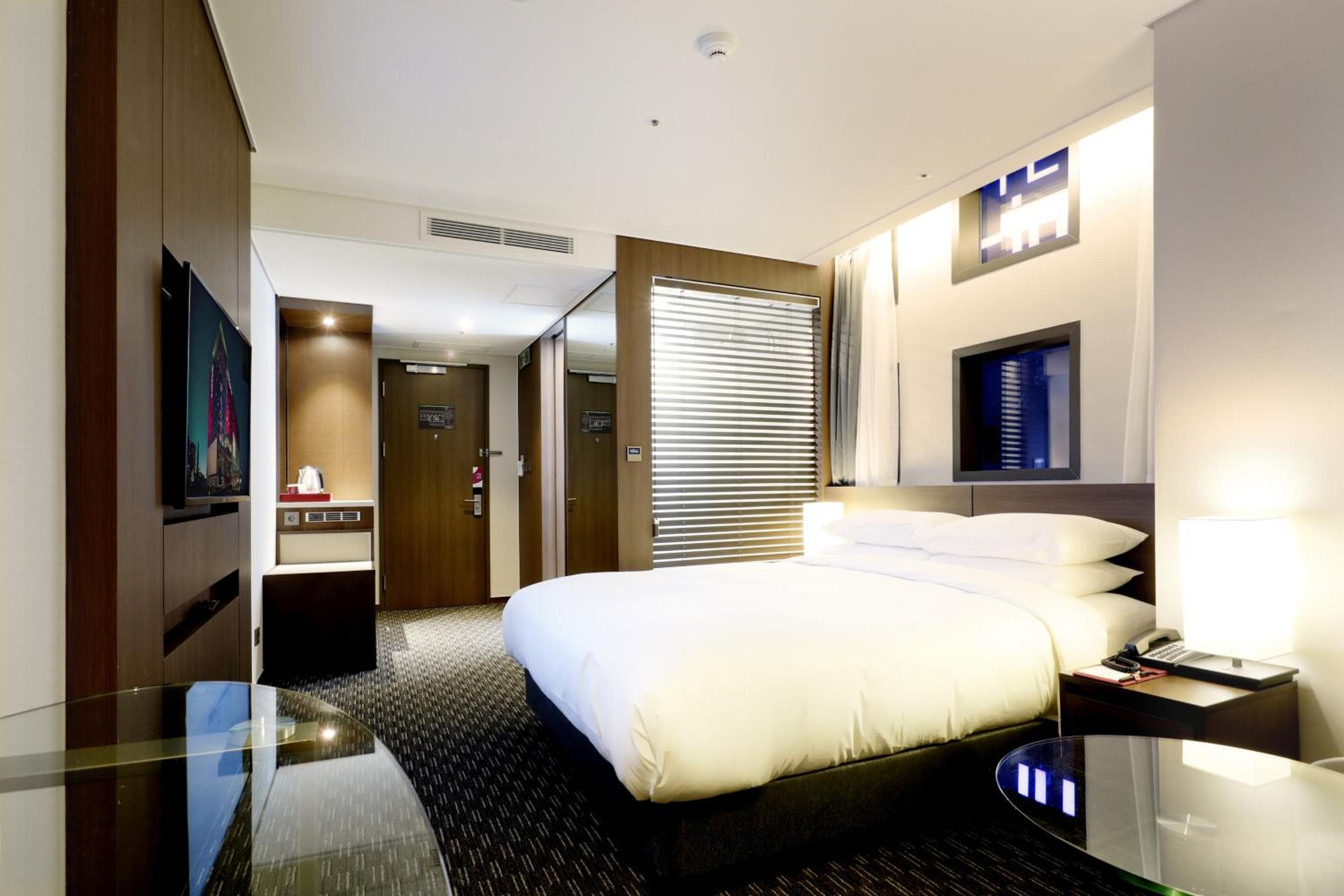 Ramada Encore by Wyndham Busan Station 4