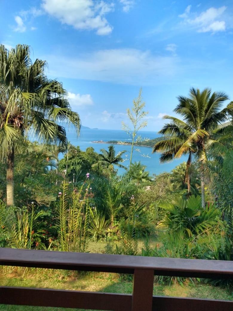 Casa com linda vista para o mar para amantes da natureza