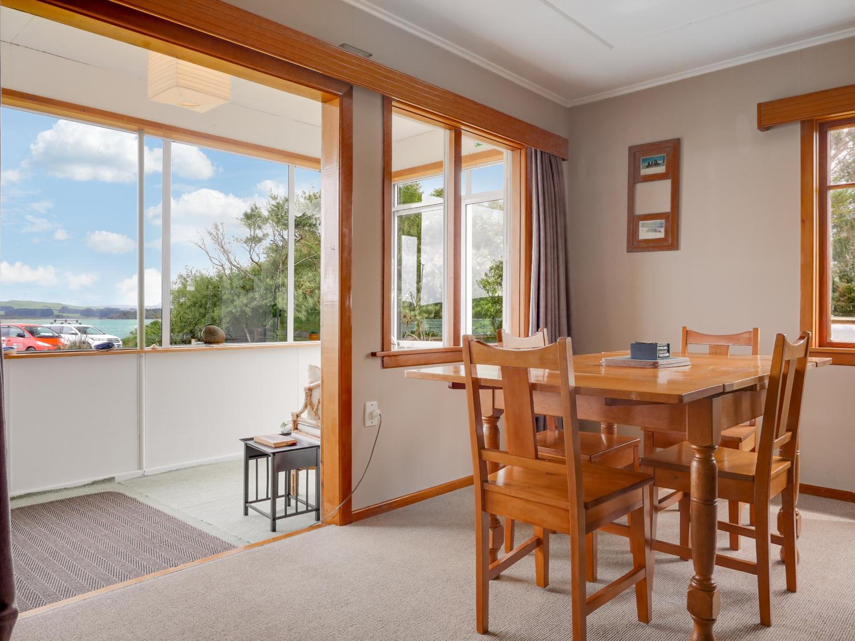 Surat Bay Lodge, Motel and Backpackers