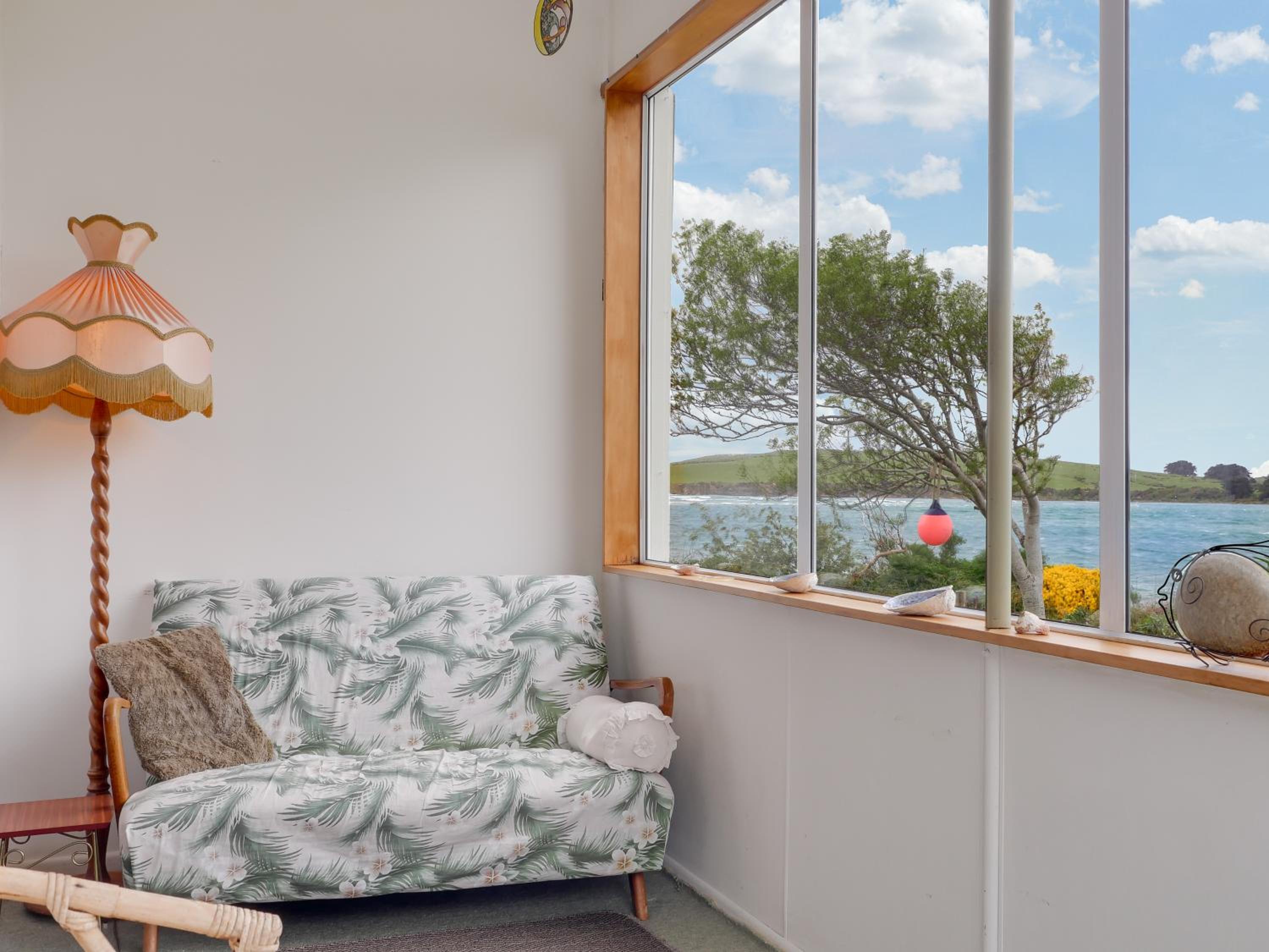 Surat Bay Lodge, Motel and Backpackers