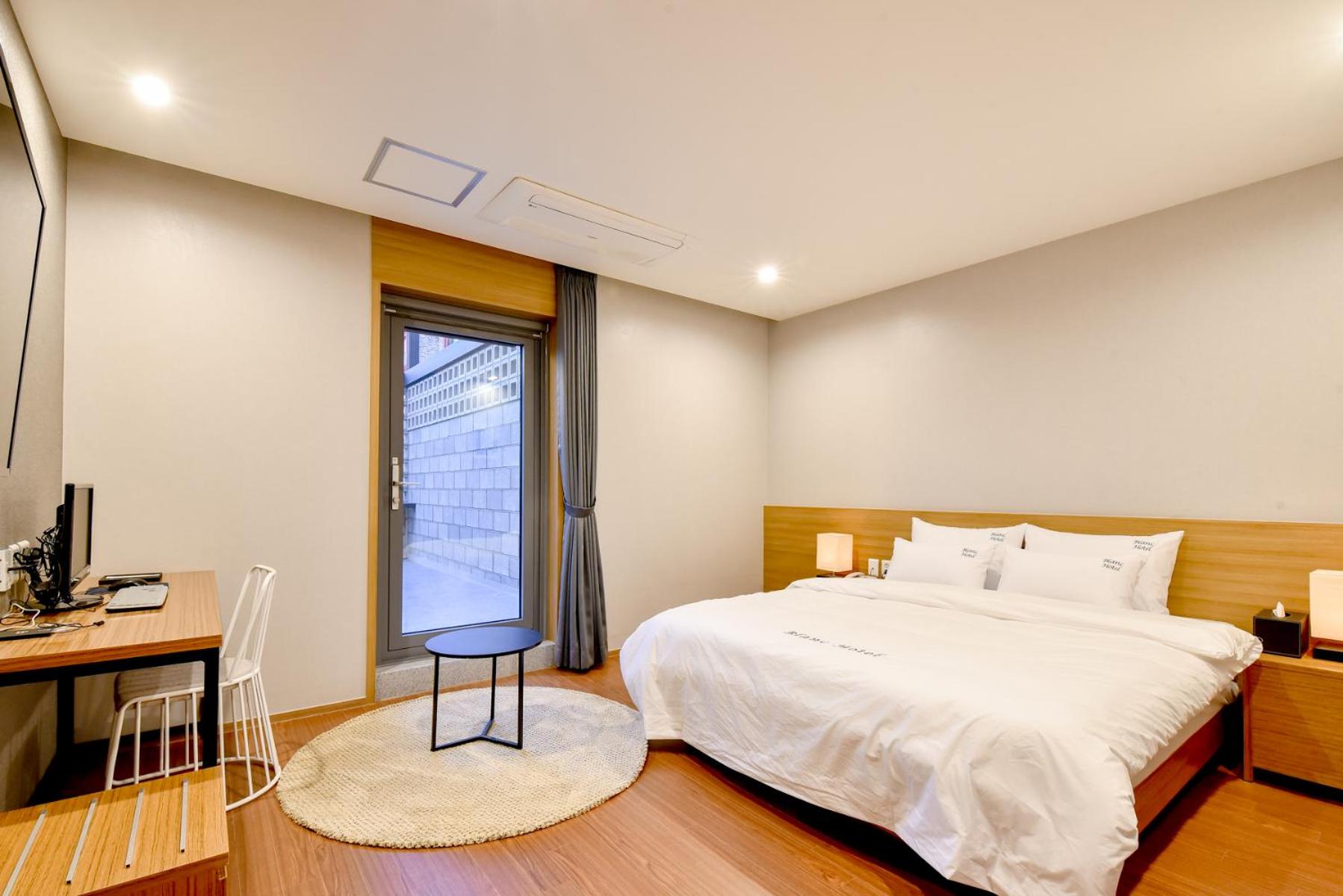 Blanc Business Hotel