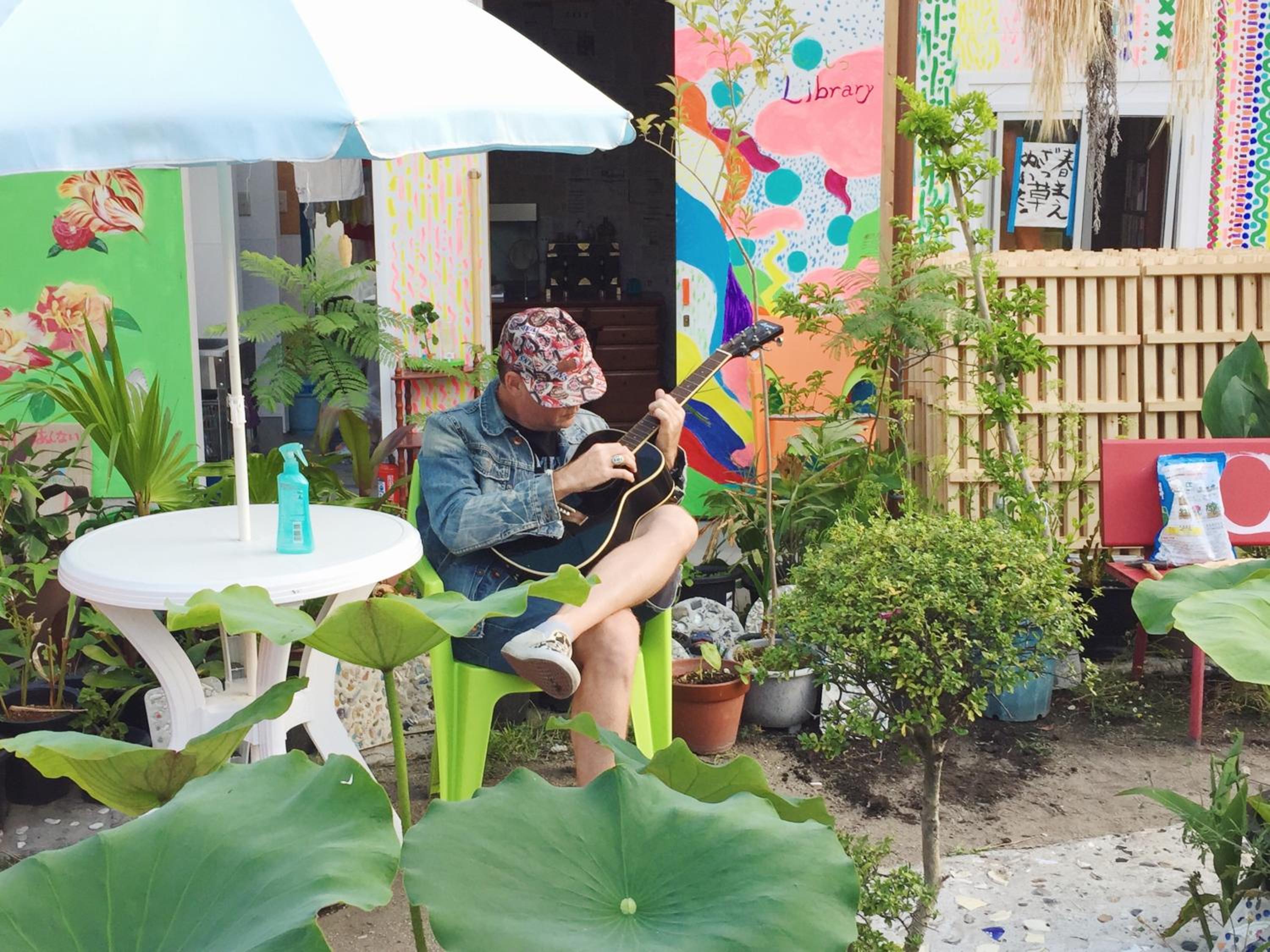 Kamagasaki University of the Arts Cafe Garden Guest House aka Cocoroom