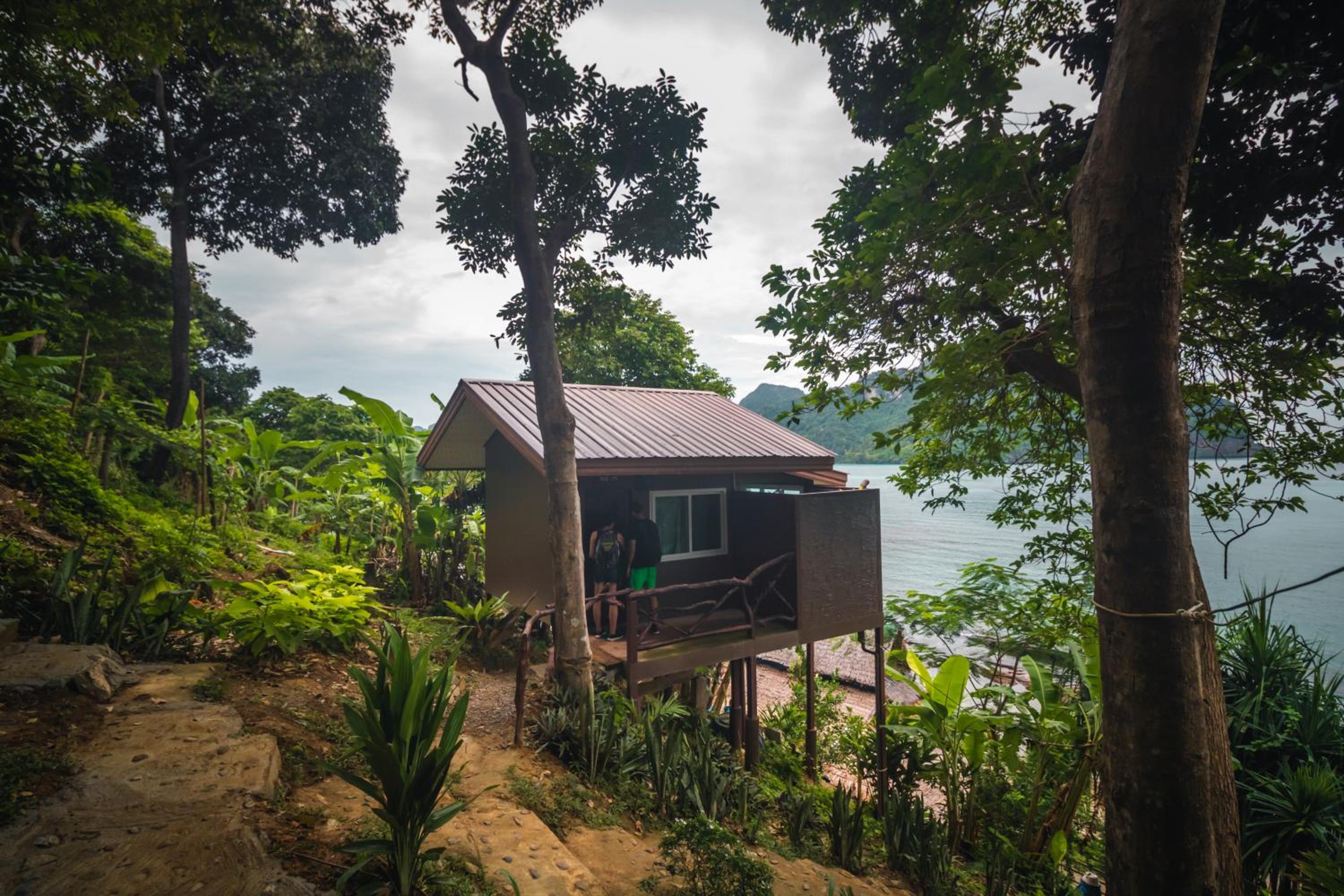 Hotel Phi Phi Sunset Bay Resort - Image 1