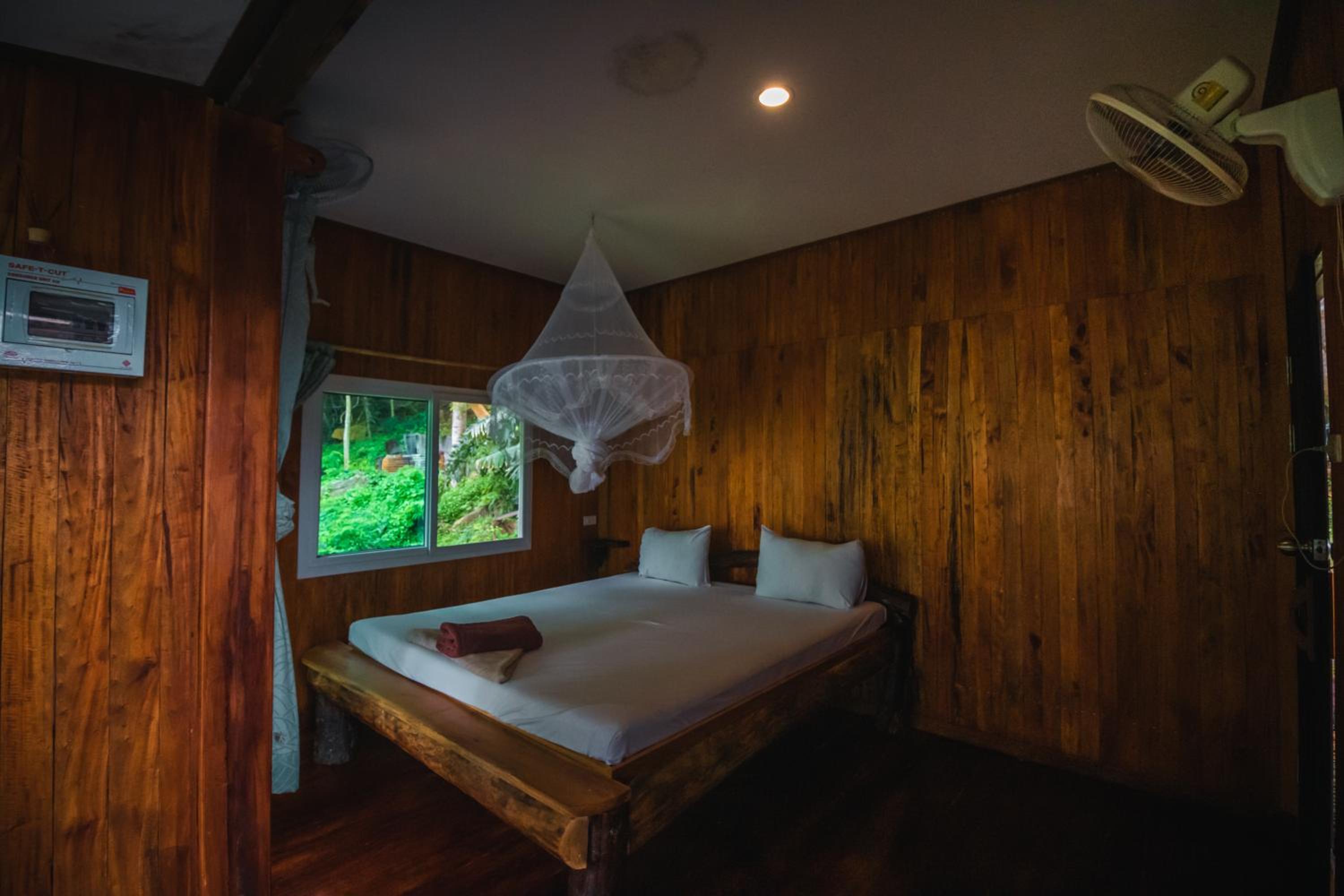 Phi Phi Sunset Bay Resort