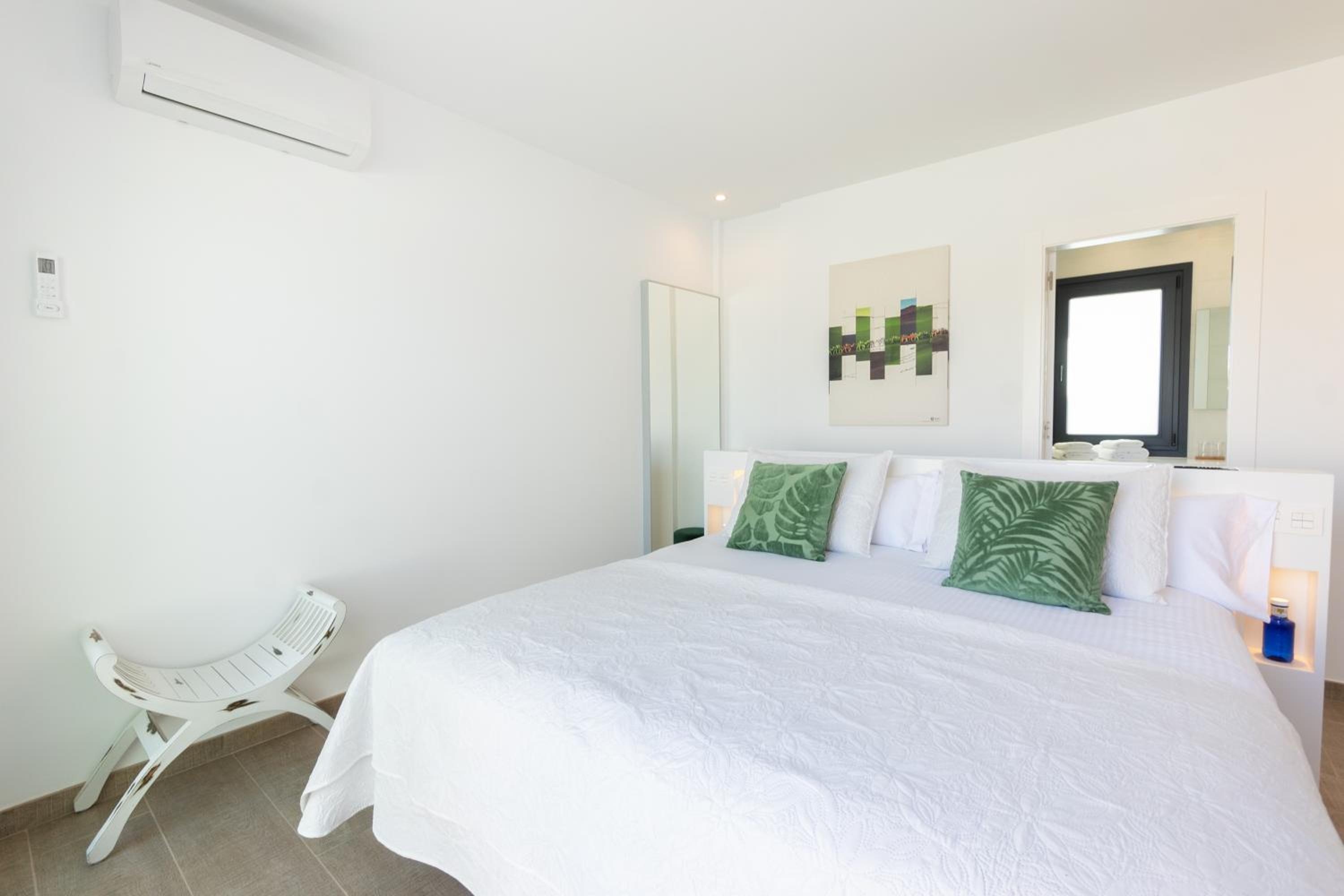 Sea Breeze Villas Lapa and Claca view 5