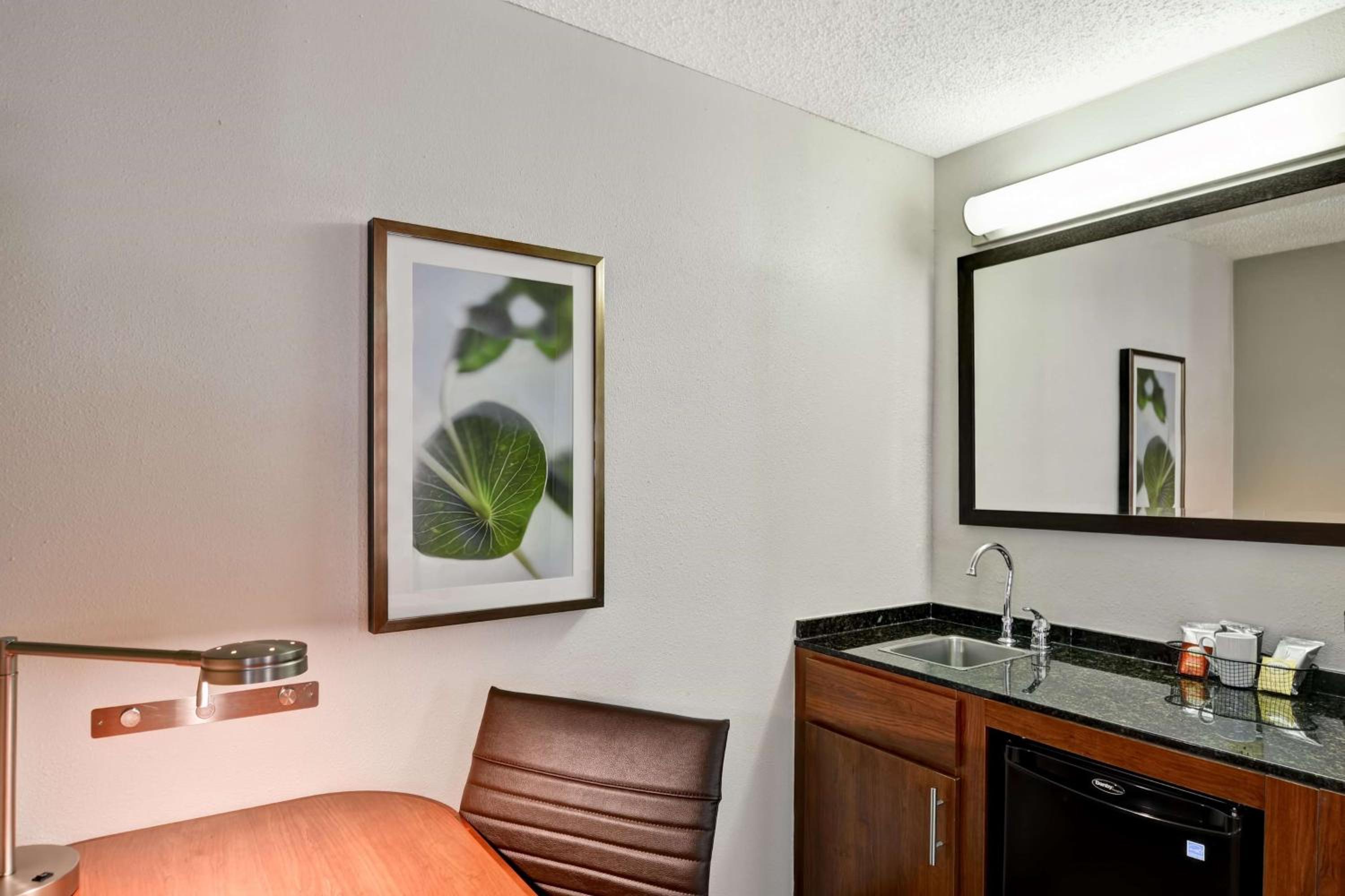 Birmingham Vacations - Hyatt Place Birmingham/Hoover - Property Image 2