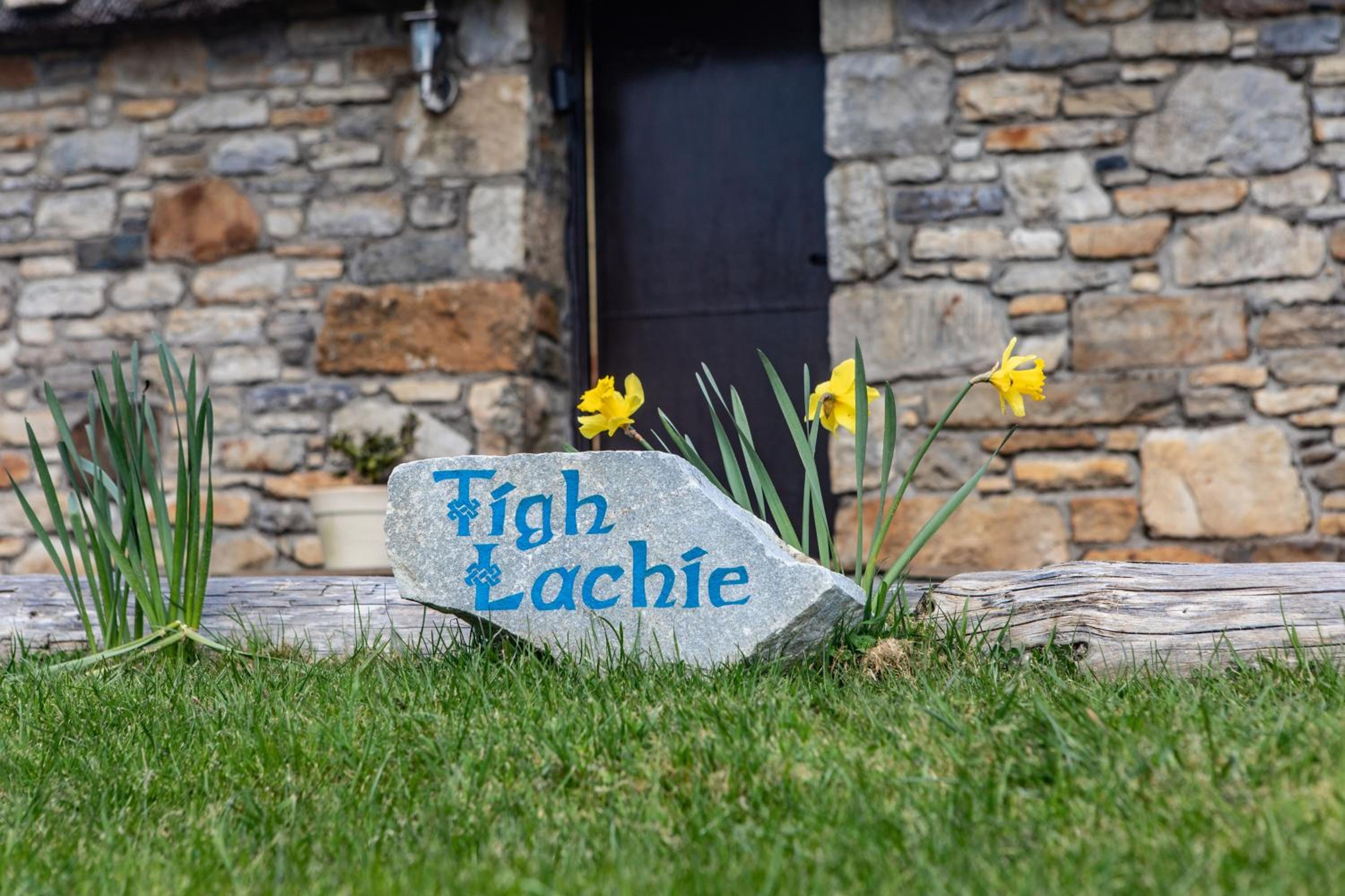 Tigh Lachie, Mary's Thatched Cottages, Elgol, Isle of Skye view 3