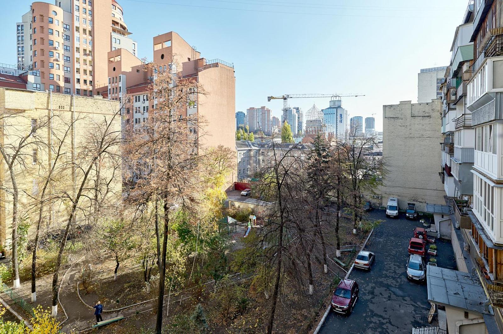 Apartment Olympyska on Velyka Vasylkyvska 45 view 5