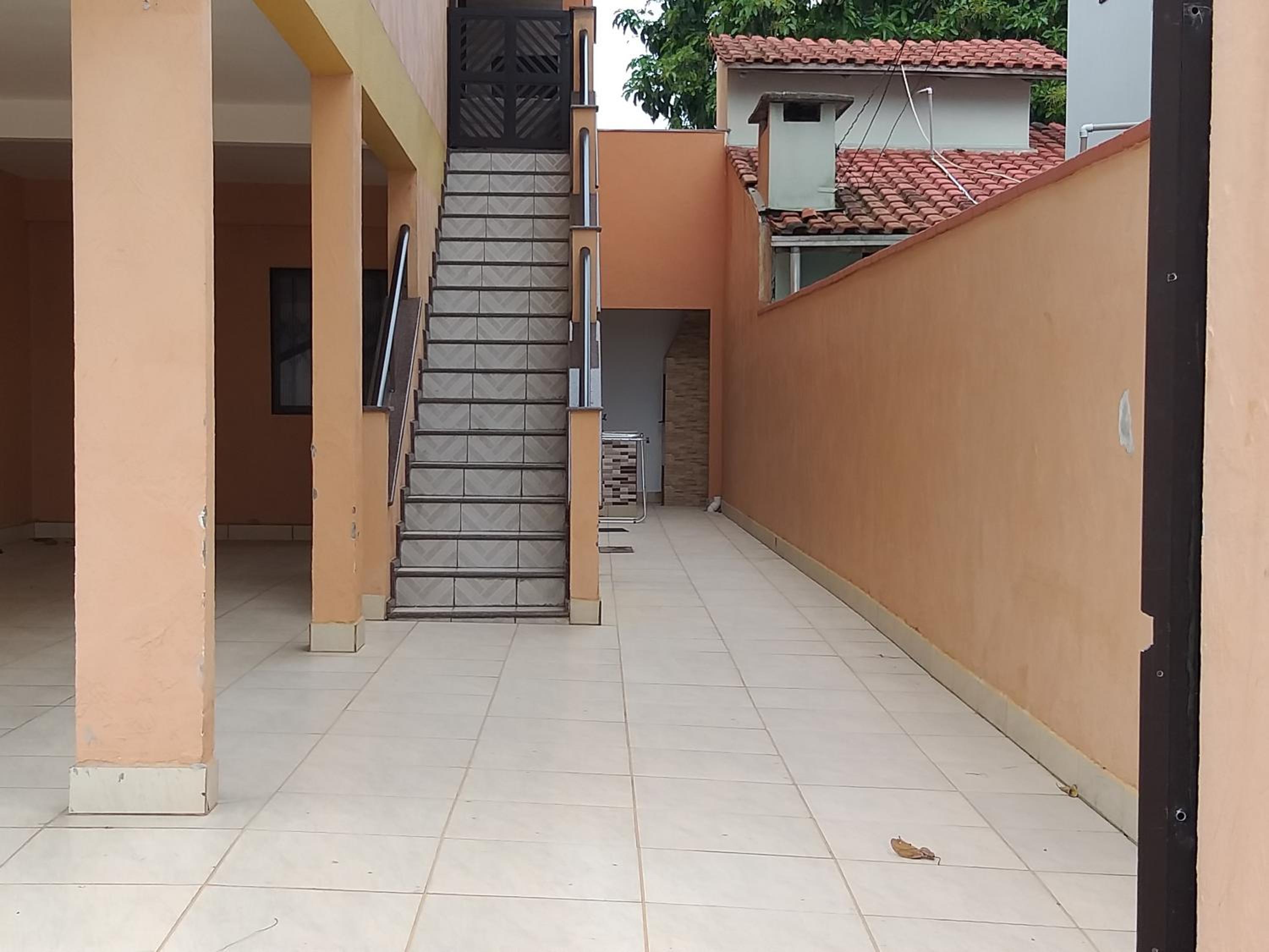 CASA 01 DORM TERRENO COMPARTIDO