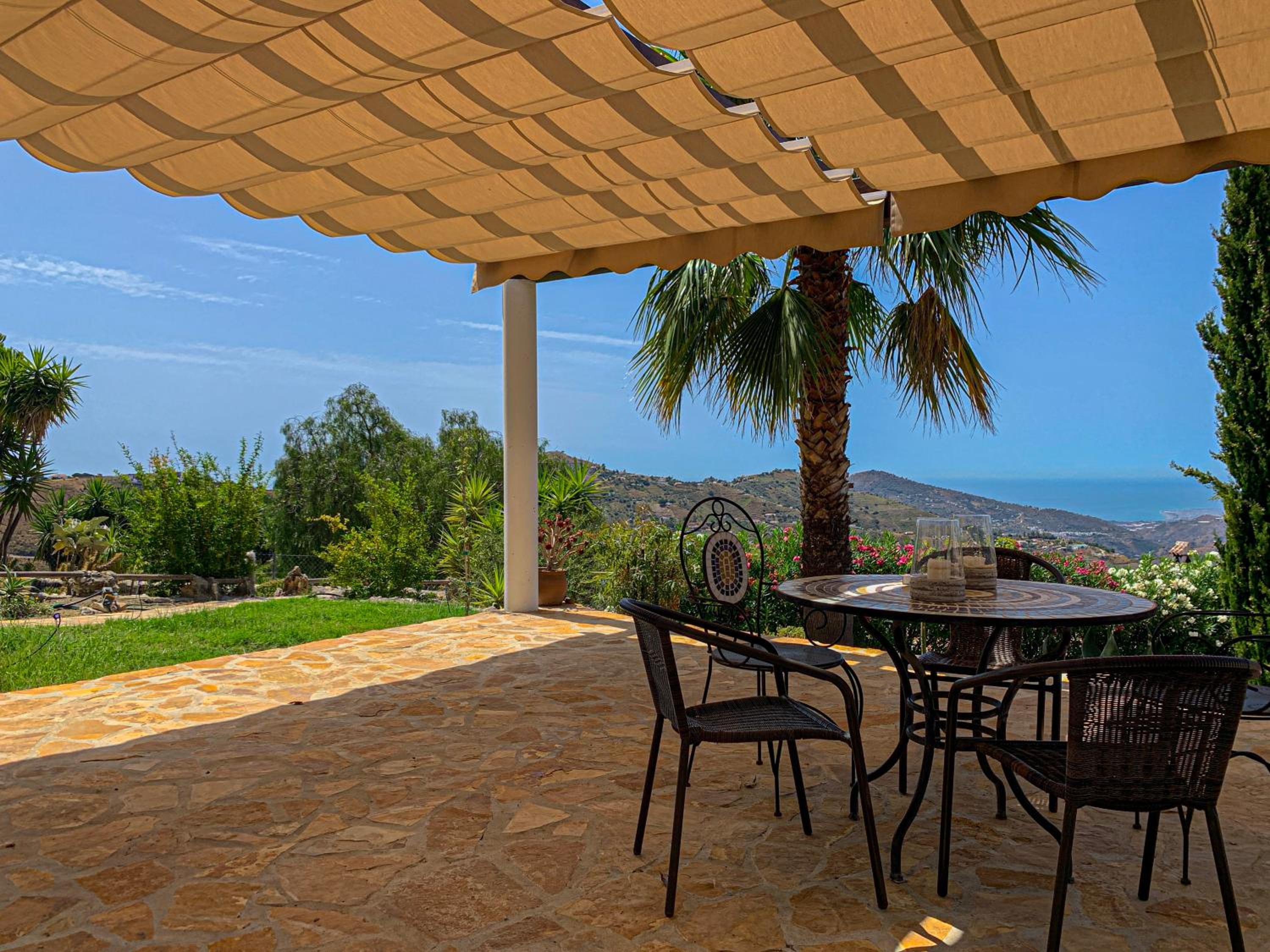 Casa Rural Boas, con vistas impresionantes, Barbacoa en Cómpeta by CostaDelSolEscapes