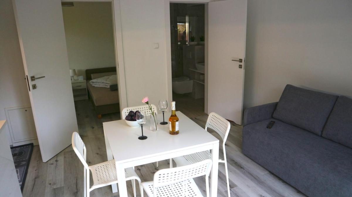PlumTree Holiday Apartment view 5
