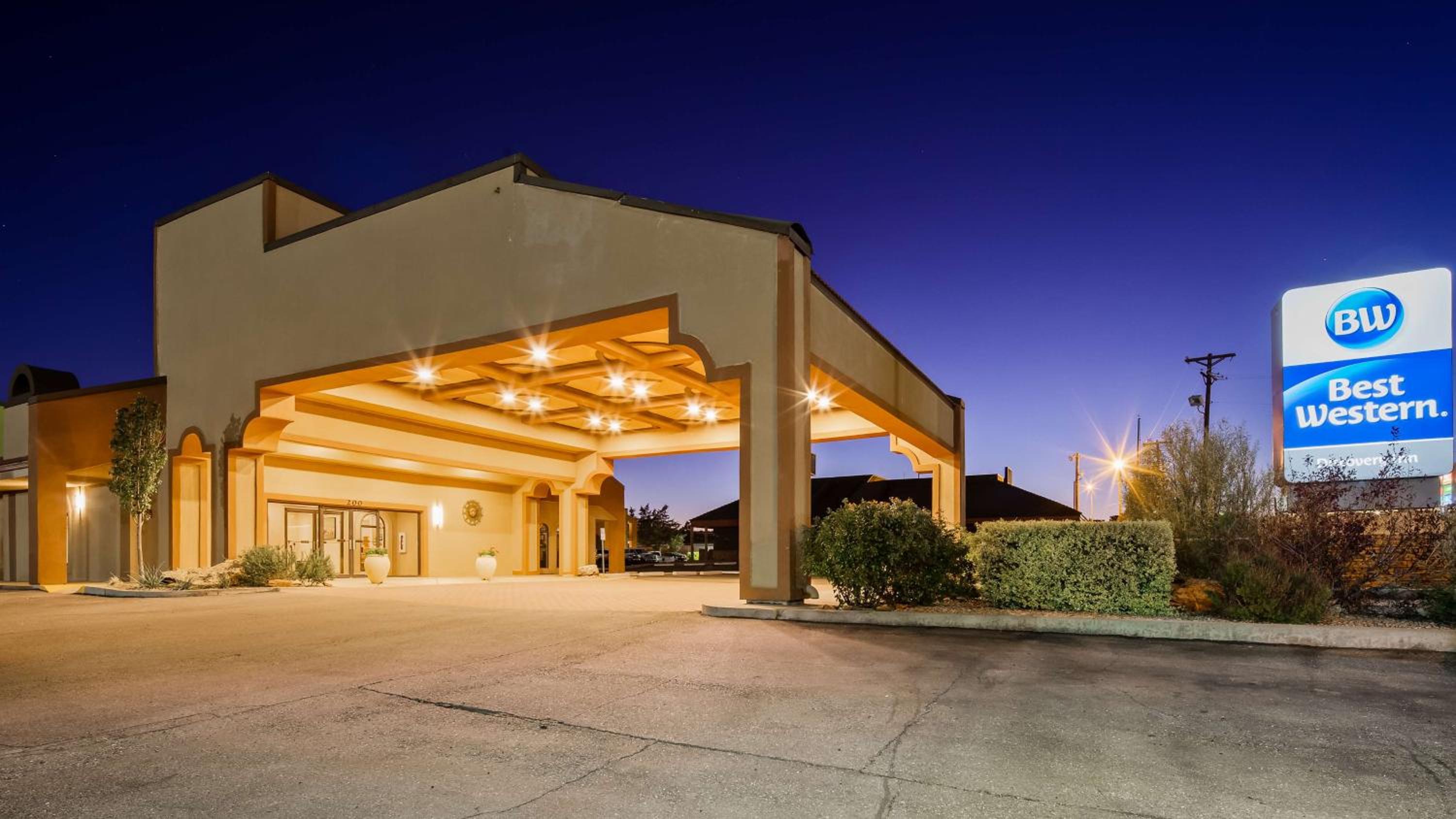 Tucumcari Vacations - Best Western Discovery Inn - Property Image 1