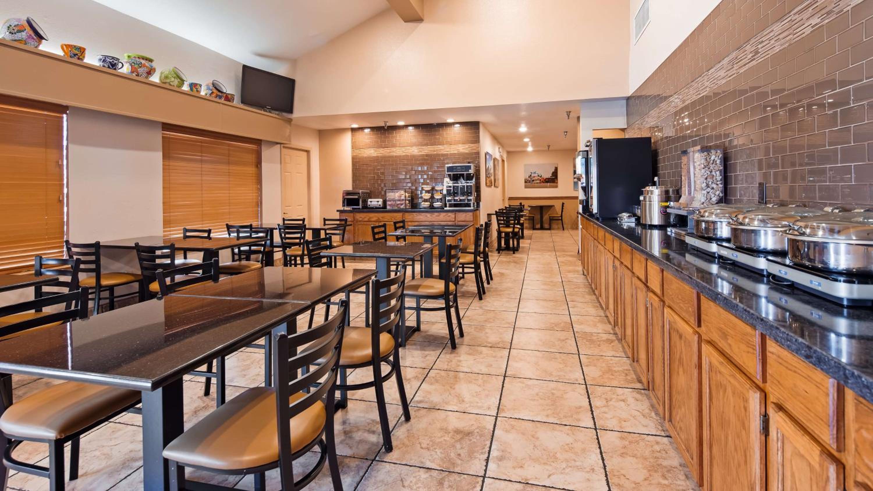 Tucumcari Vacations - Best Western Discovery Inn - Property Image 2