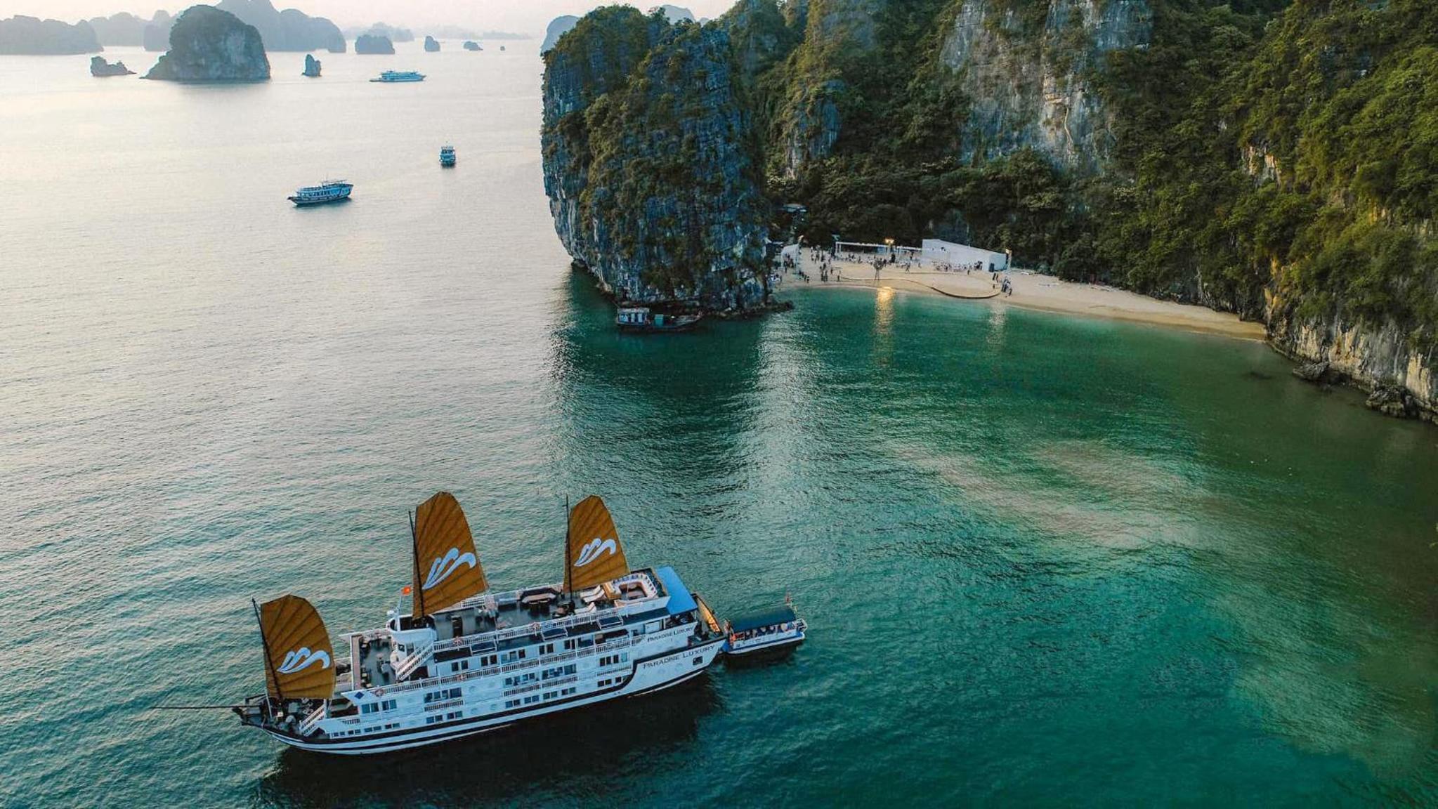 Paradise Sails Cruise