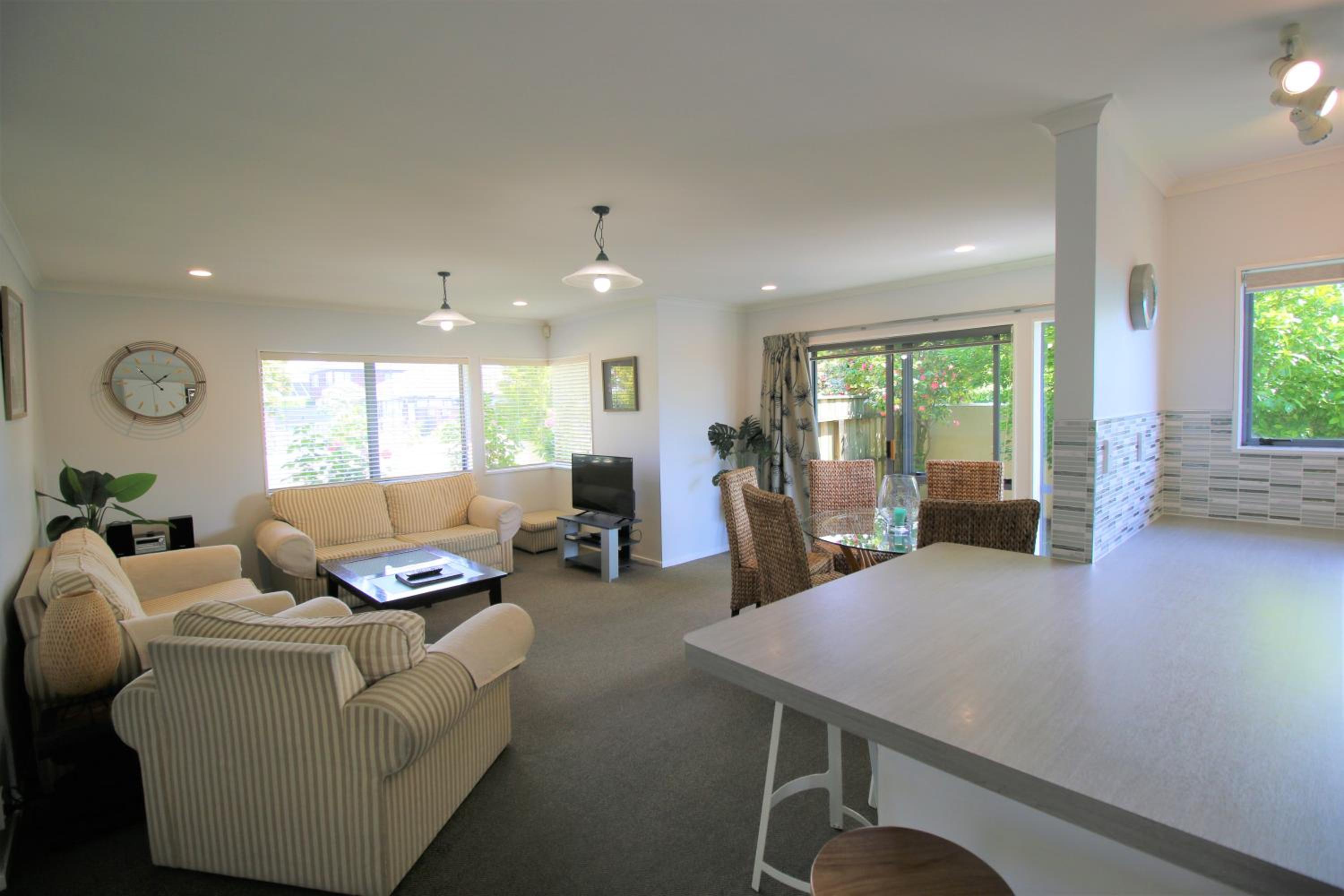 AristaAir- Central City Townhouse view 4
