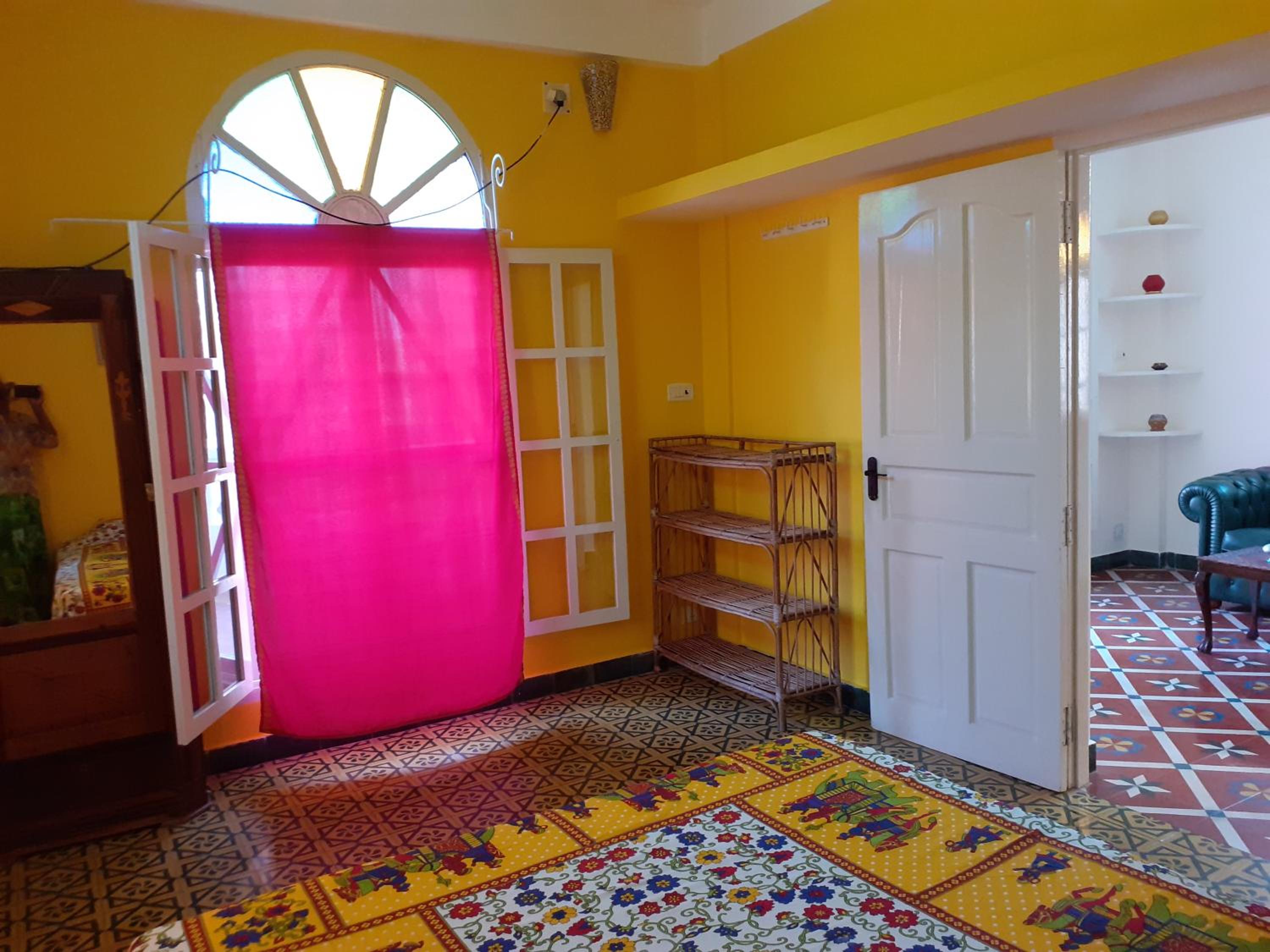 Holi-Wood Guesthouse