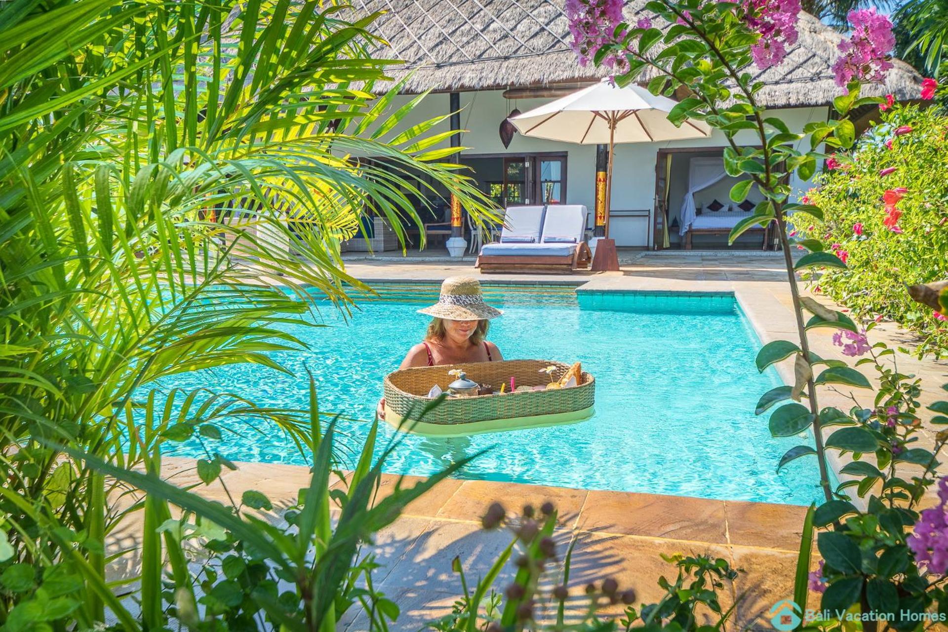 Villa Agus Mas - Serene & calm beachfront villa!