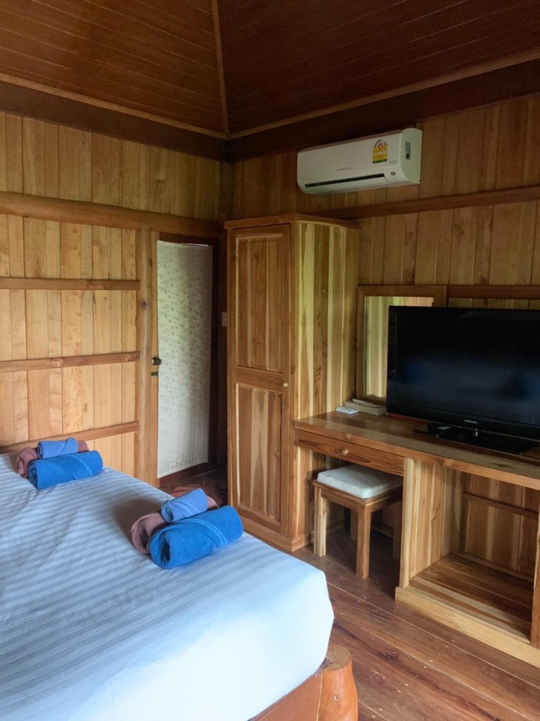 Thiwson Beach Resort - SHA Extra Plus