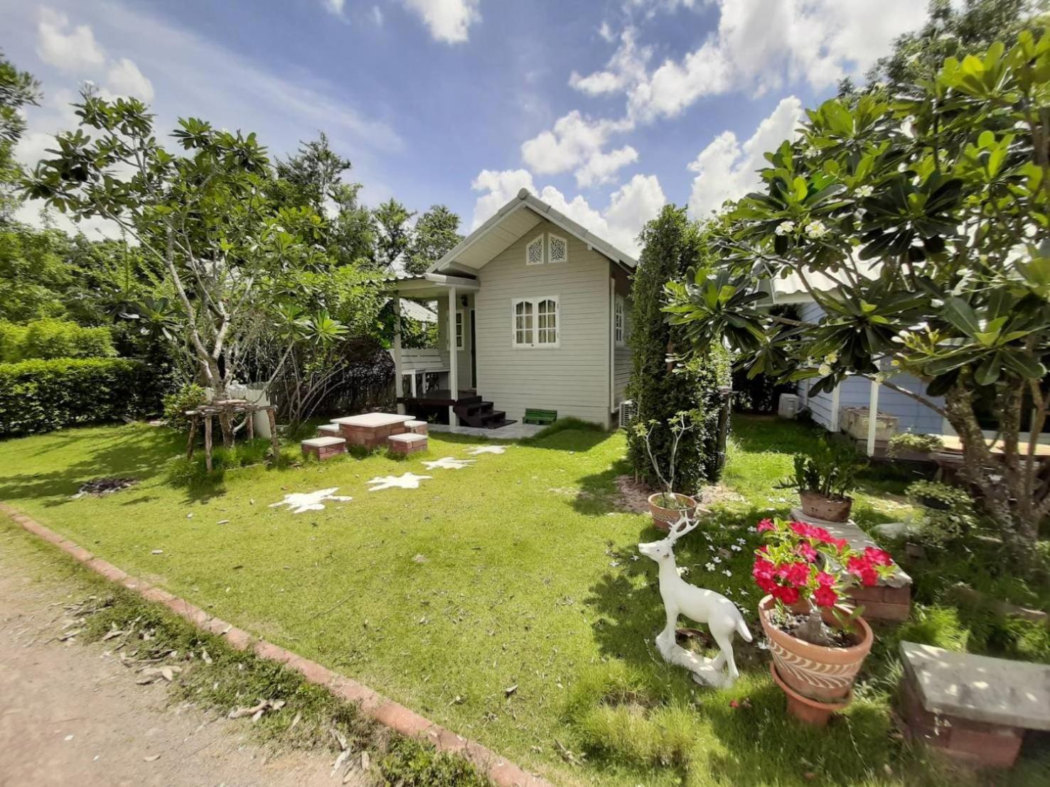 Terrua Main Ten Villa Garden