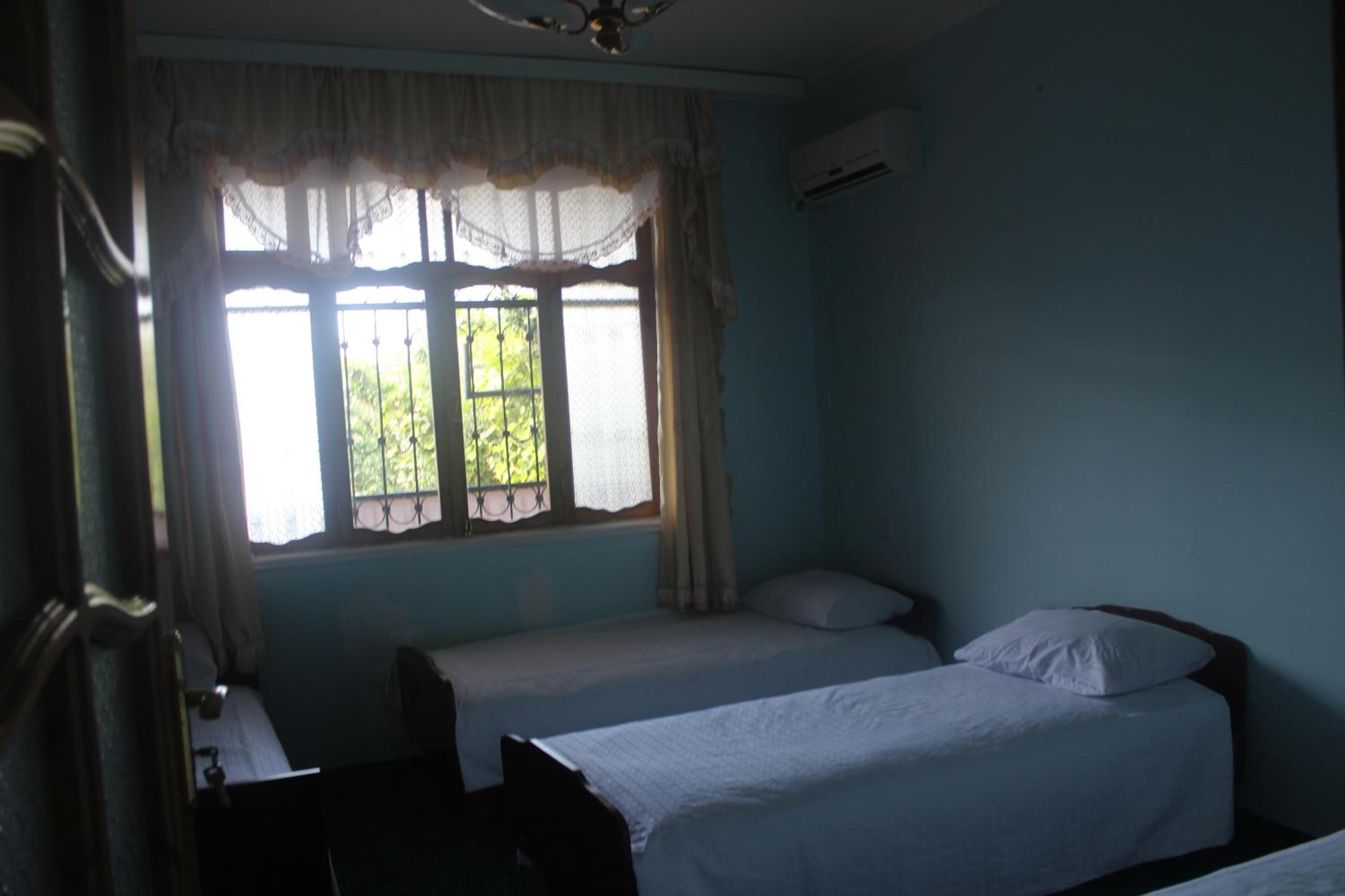 Canal Hostel
