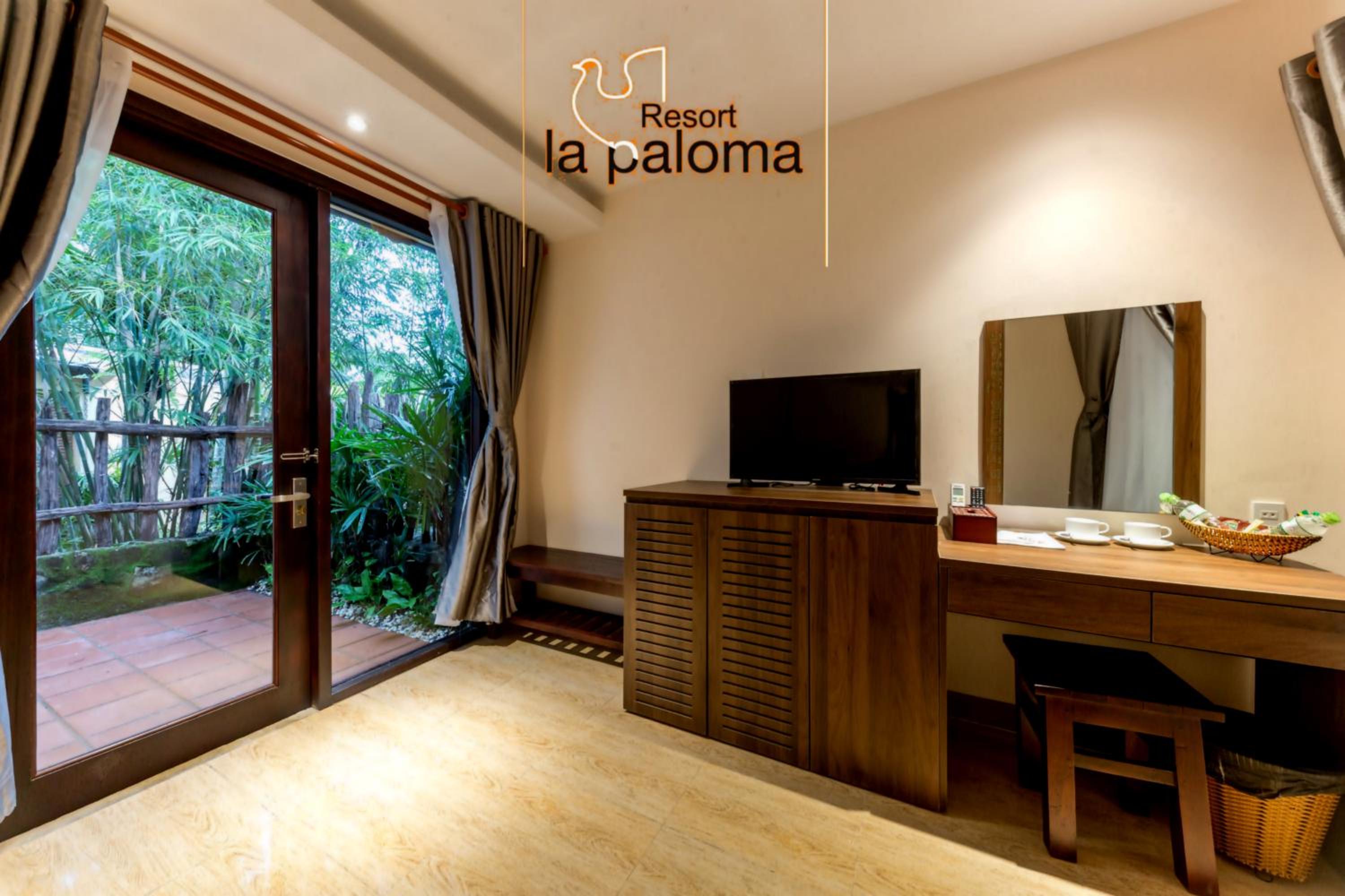 La Paloma Resort