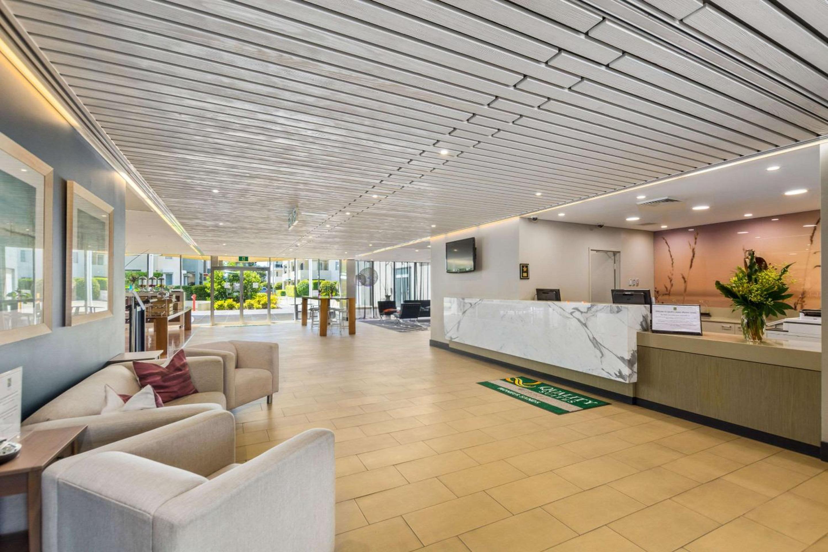 Wollongong Vacations - Quality Suites Pioneer Sands - Property Image 2