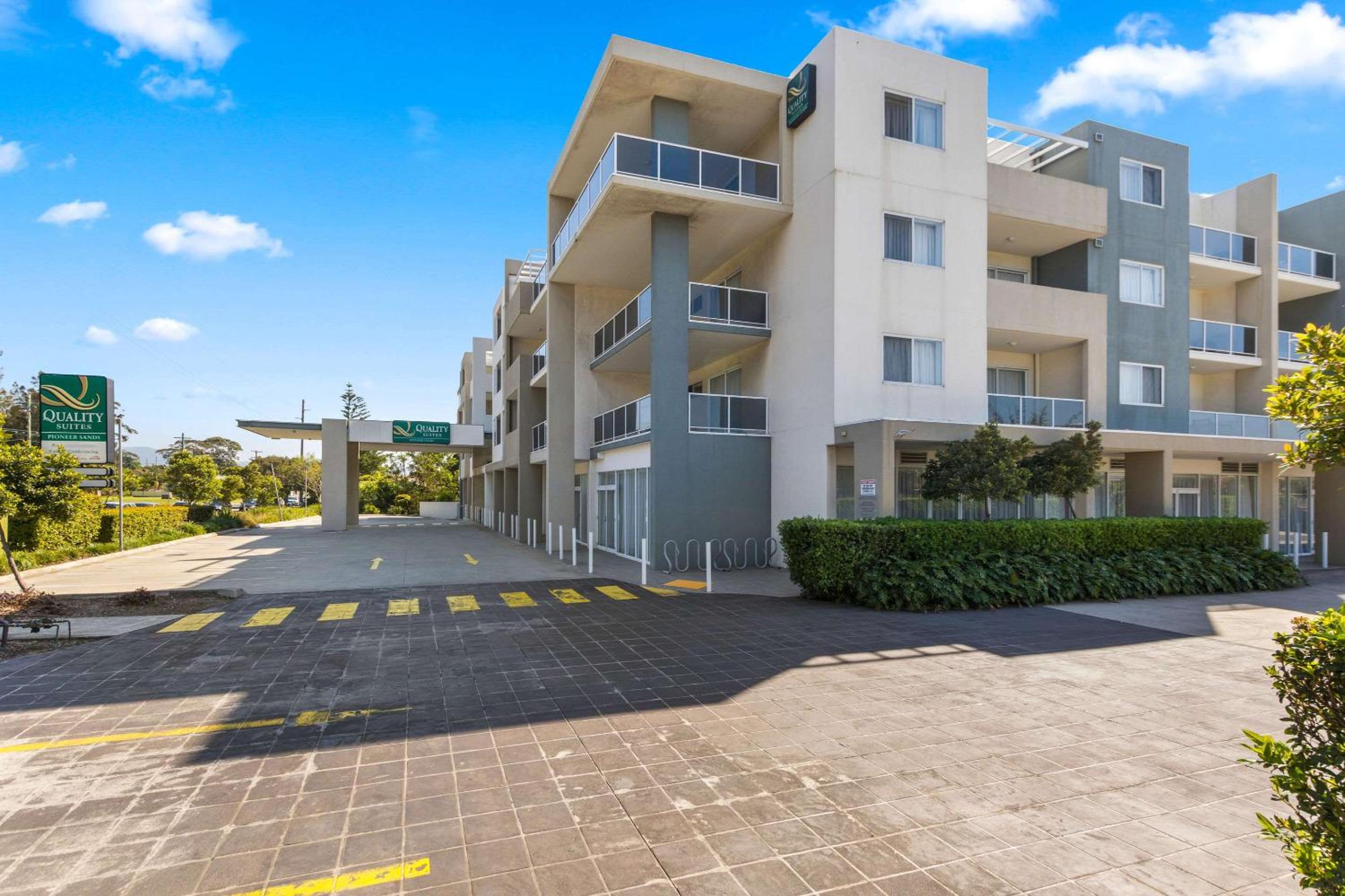 Wollongong Vacations - Quality Suites Pioneer Sands - Property Image 2