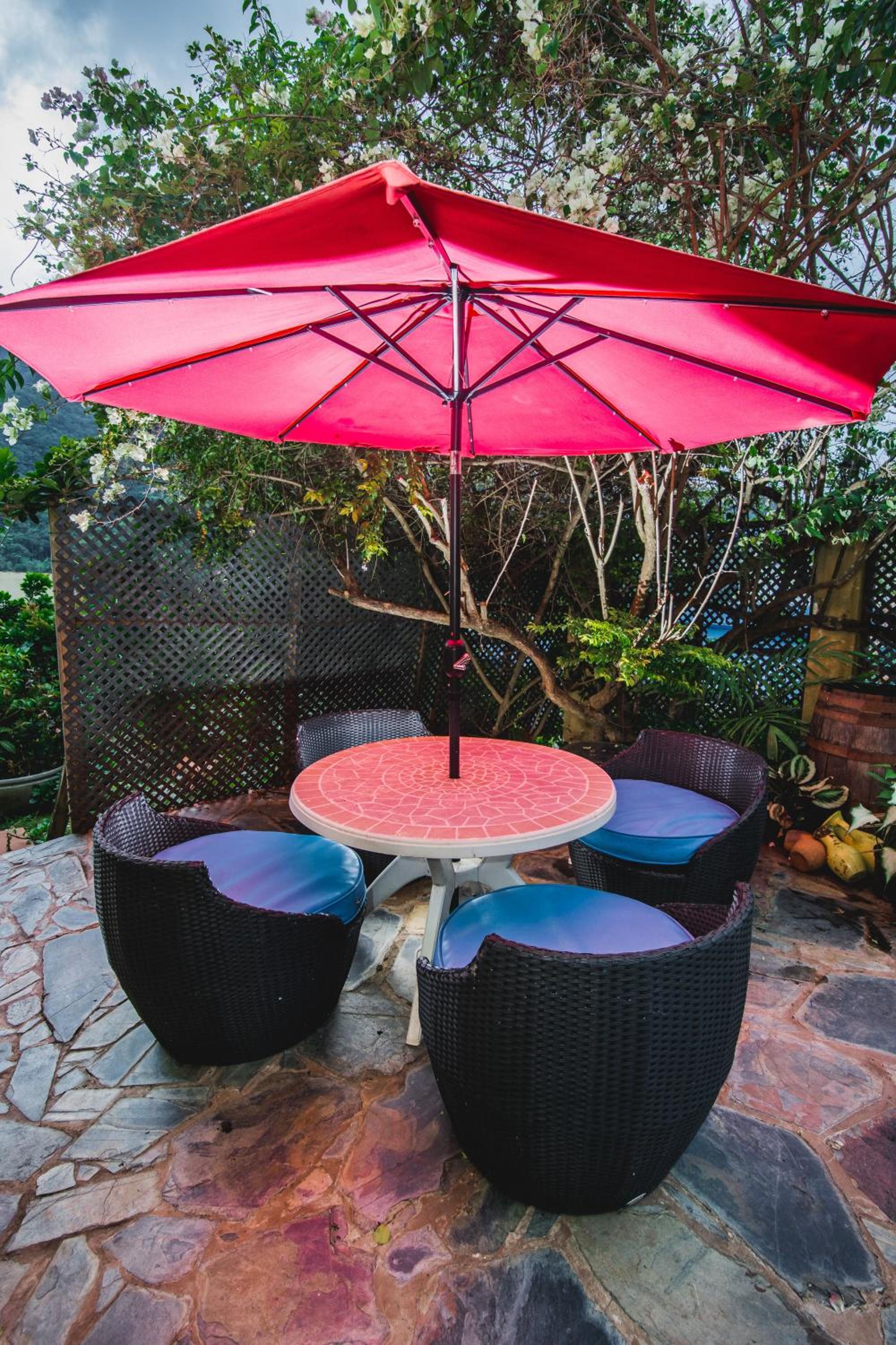 The Valley Oasis Inn