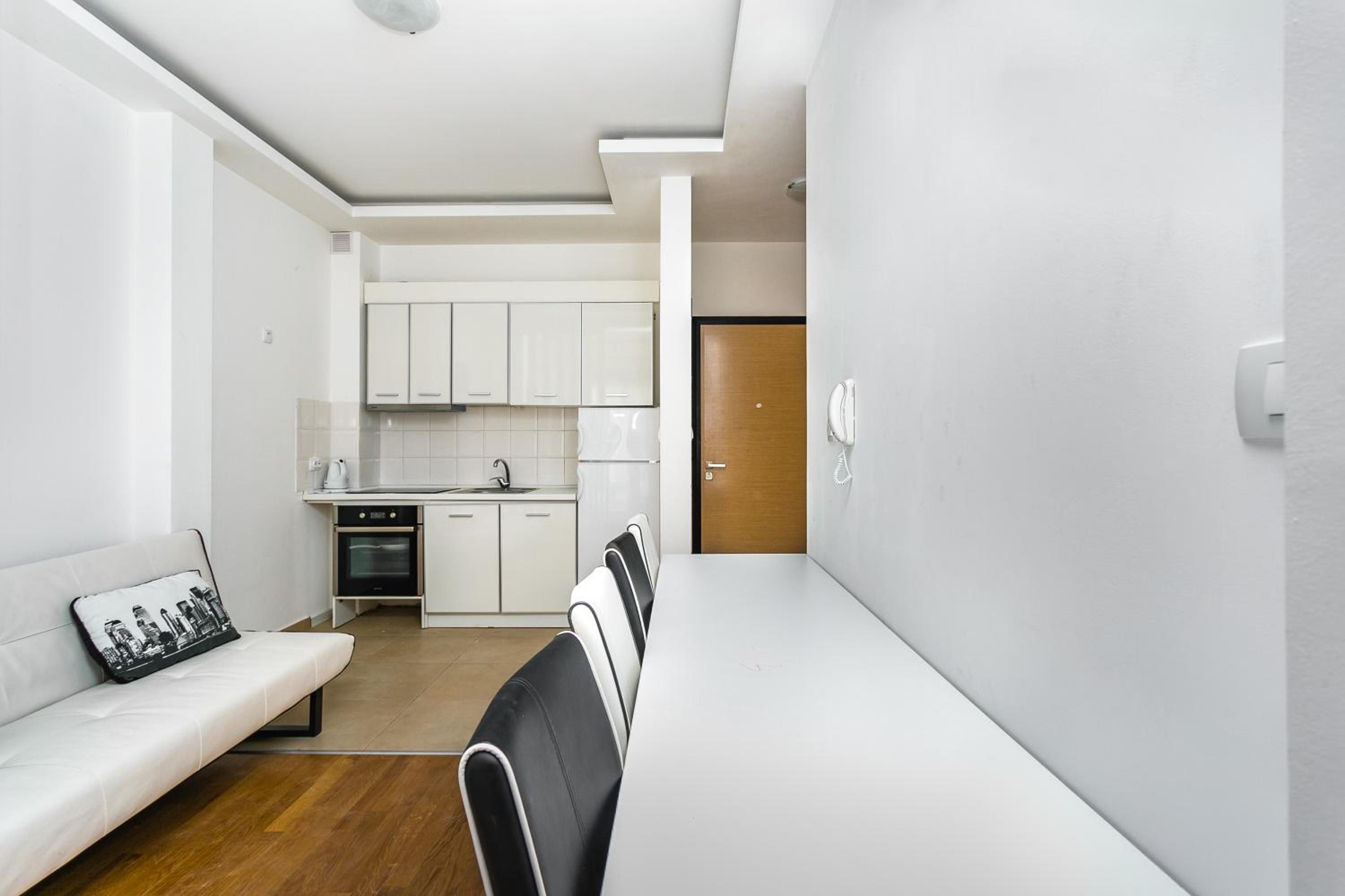 Apartment with bedroom Becici White