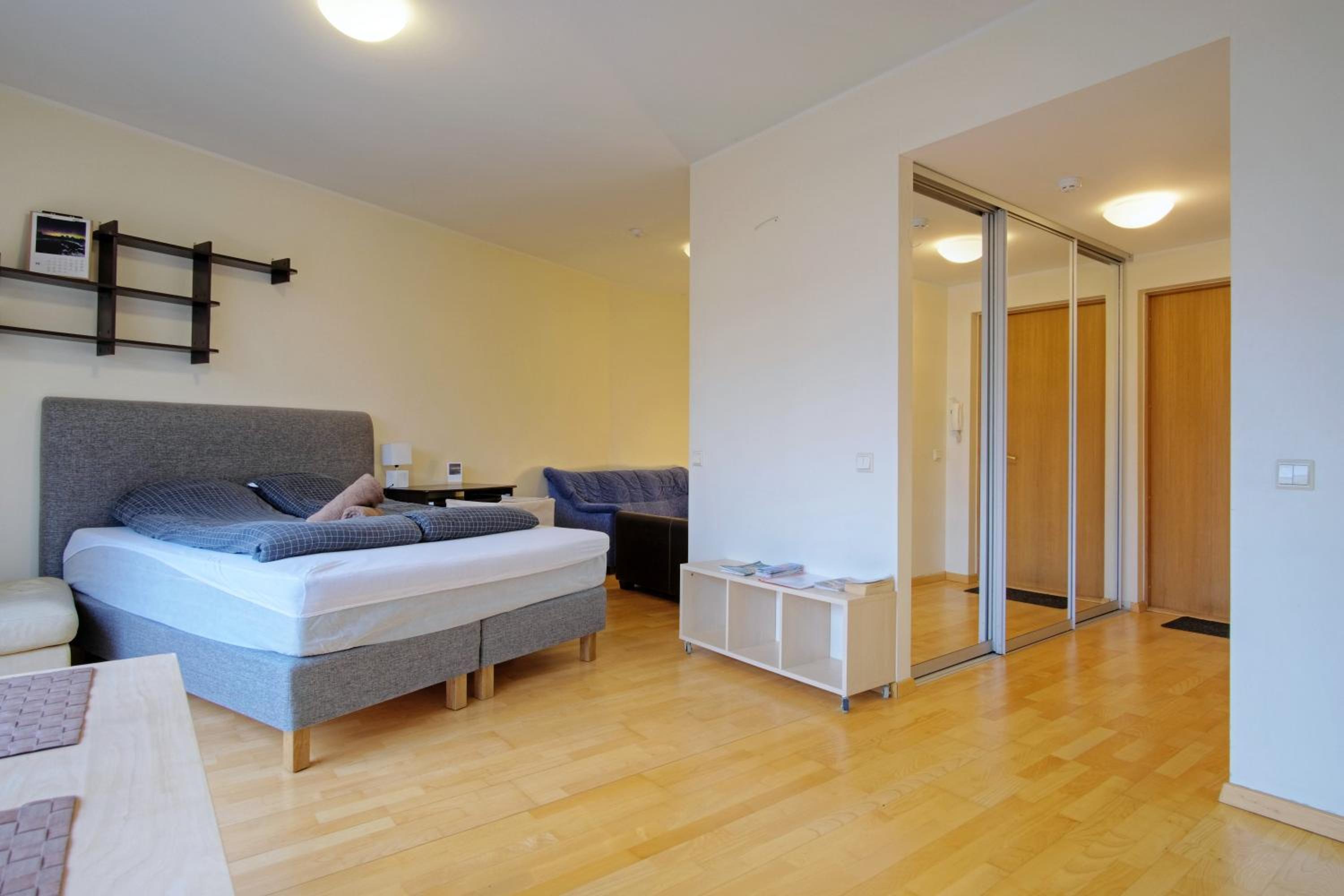Studio apartment in quiet heart of everything