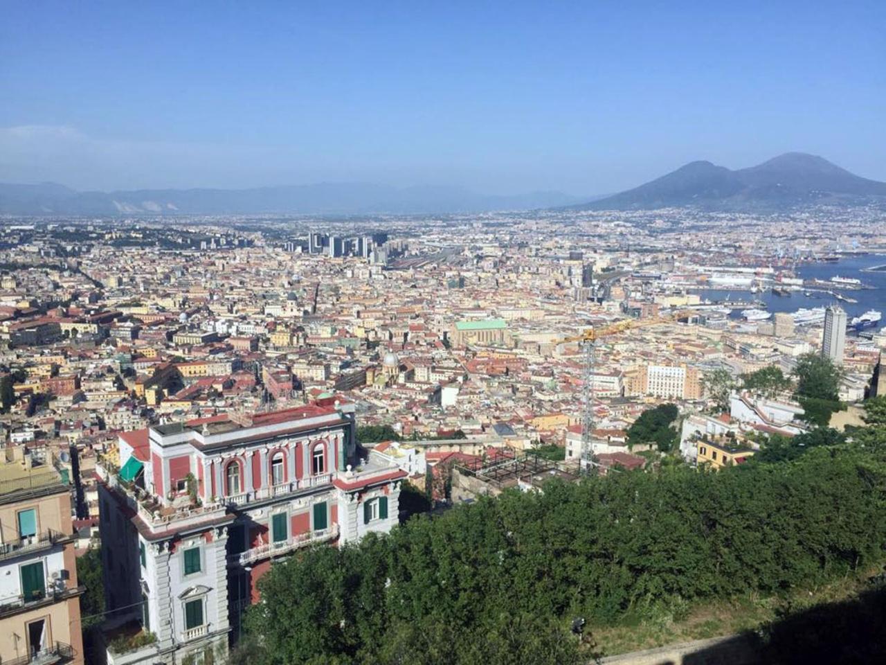 L'Atelier Vedi Napoli ai tuoi piedi