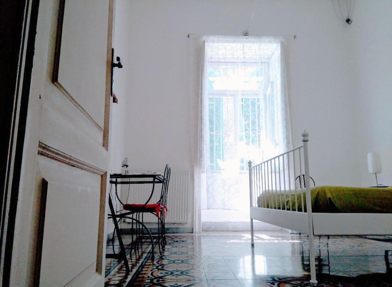 L'Atelier Vedi Napoli ai tuoi piedi
