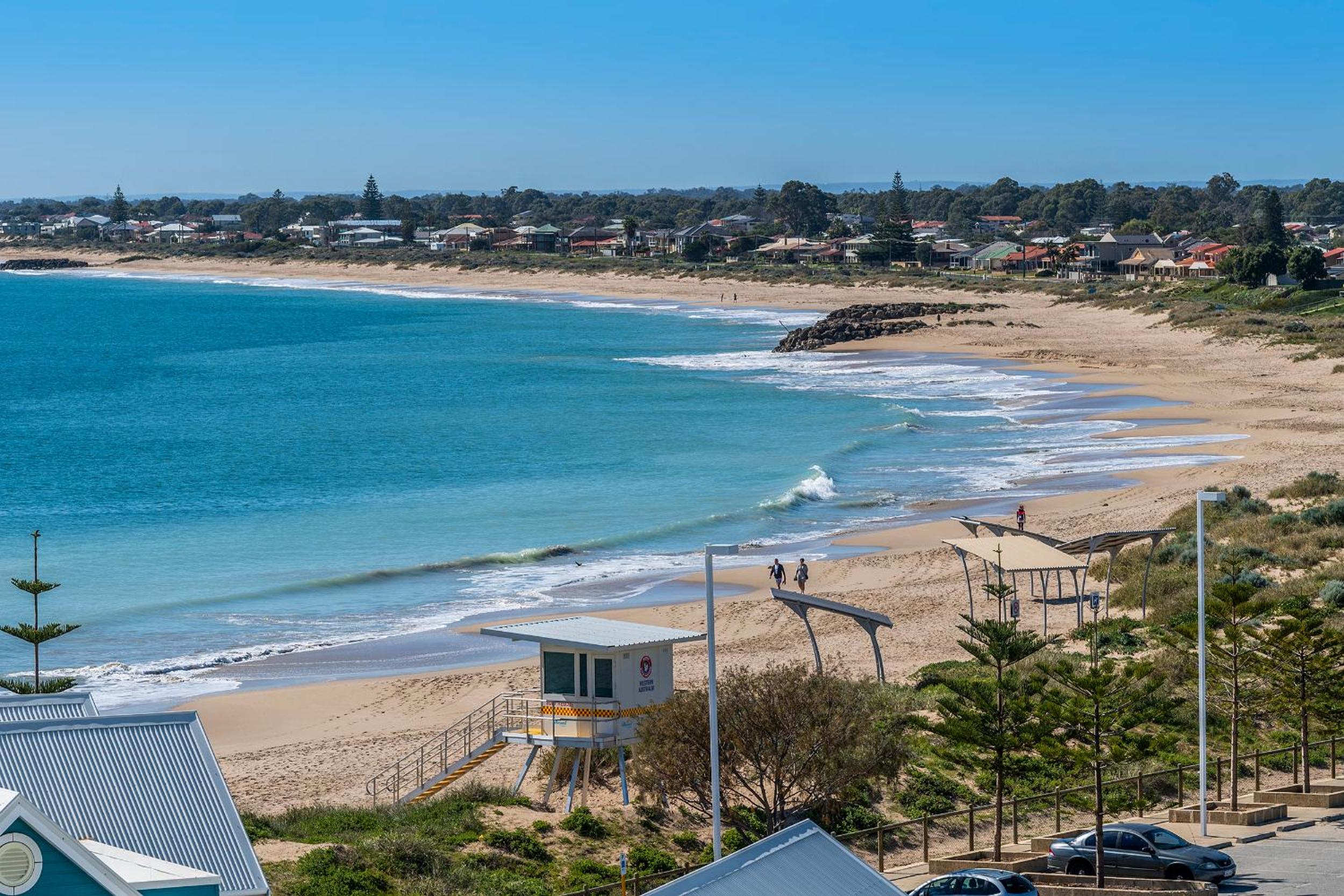 A 406 FANTASTIC OCEAN BEACH and MARINA VIEW APT - MANDURAH