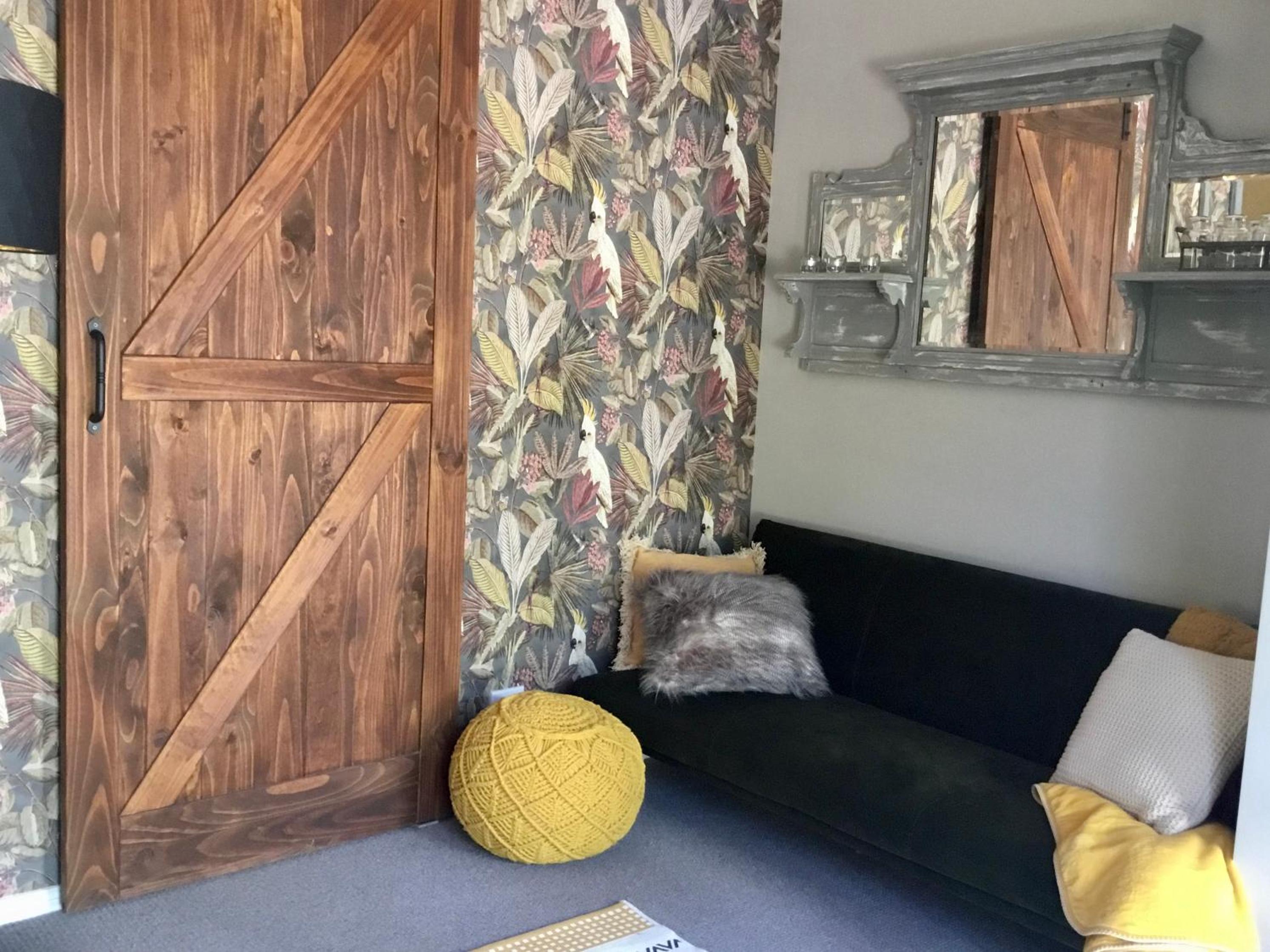 One Bedroom Cottage with Shared Pool