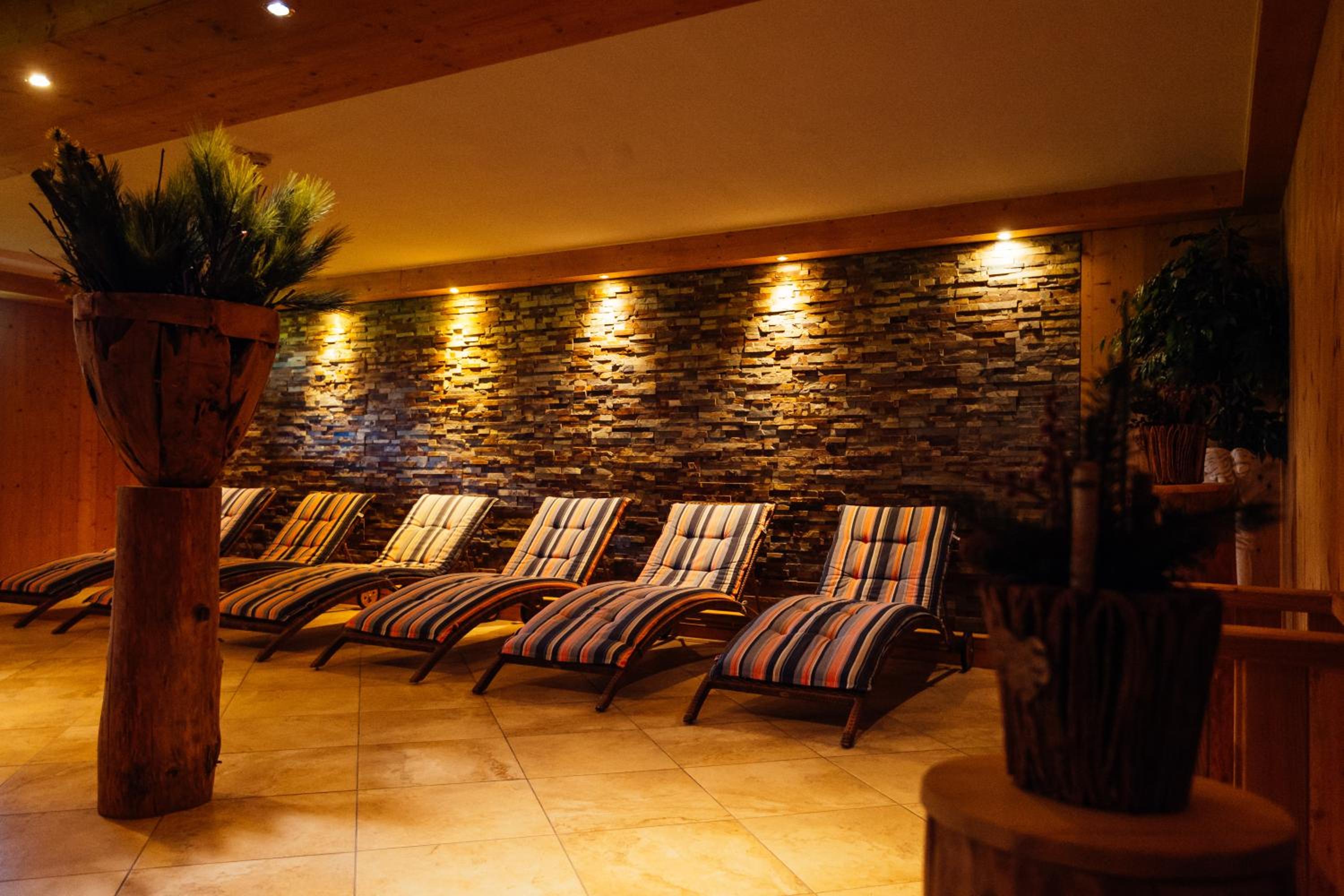Alpine Studio with Indoor Pool & Spa included - 10 min from Hallstatt view 3