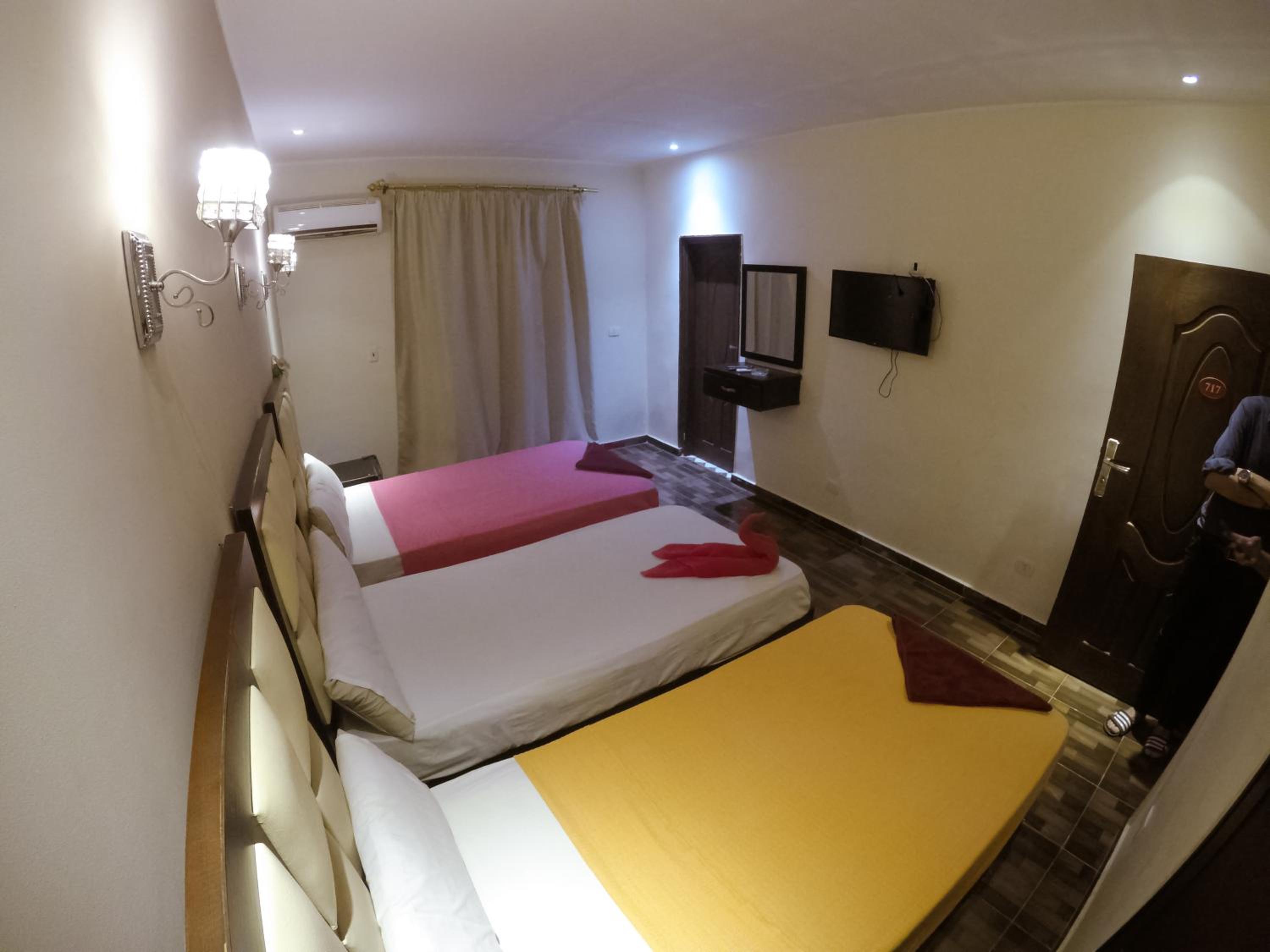City Hotel