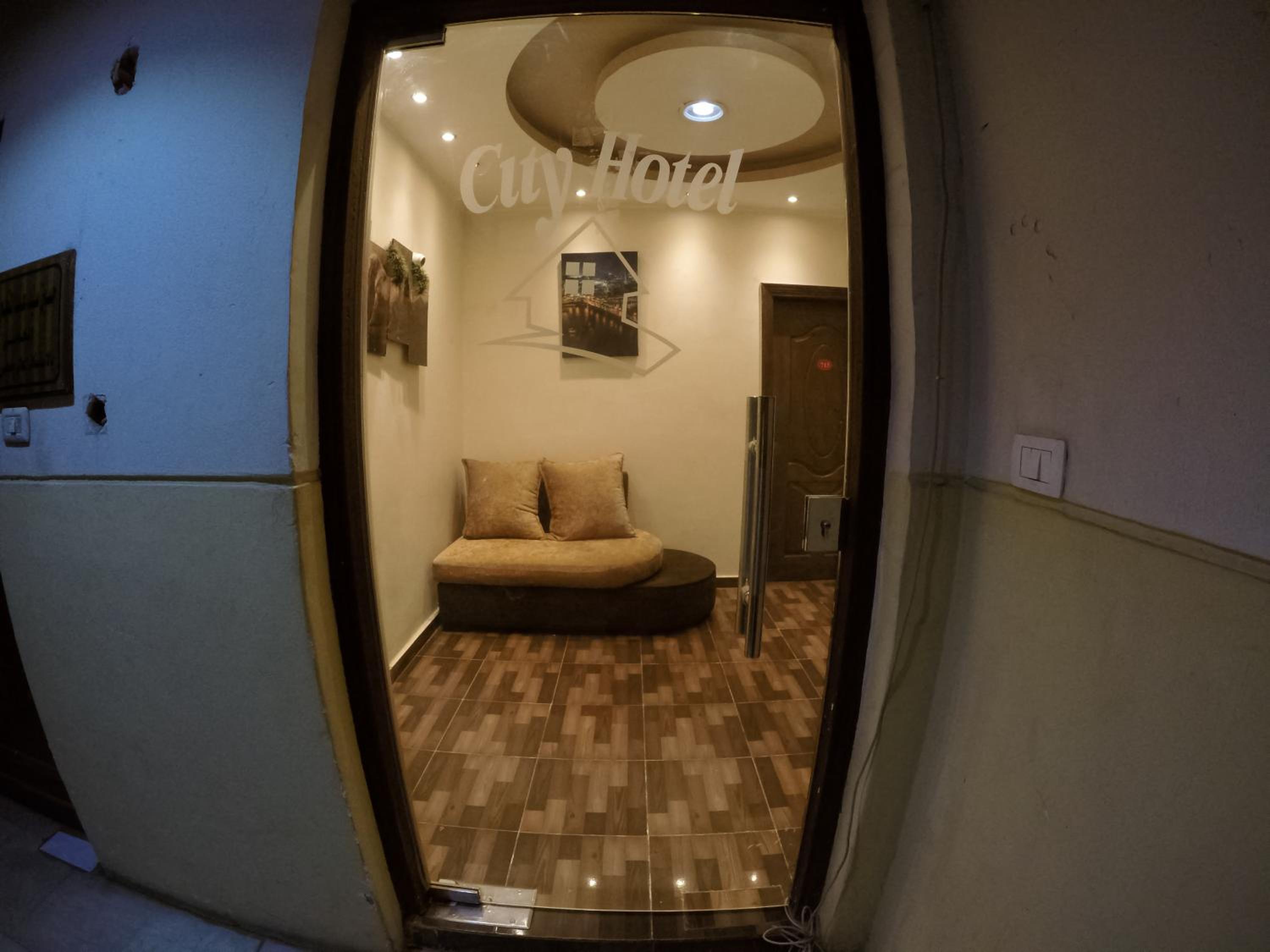 City Hotel