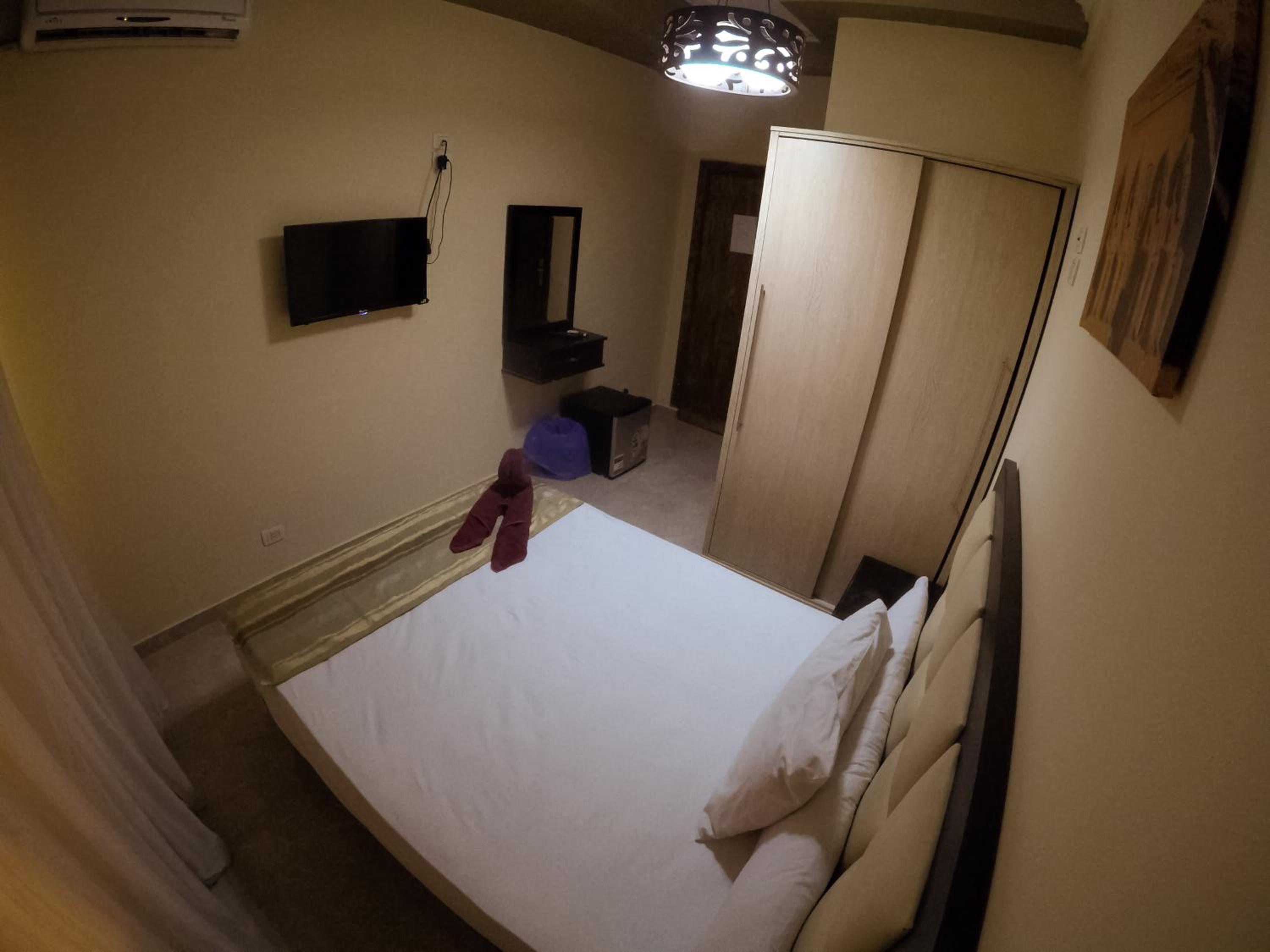 City Hotel