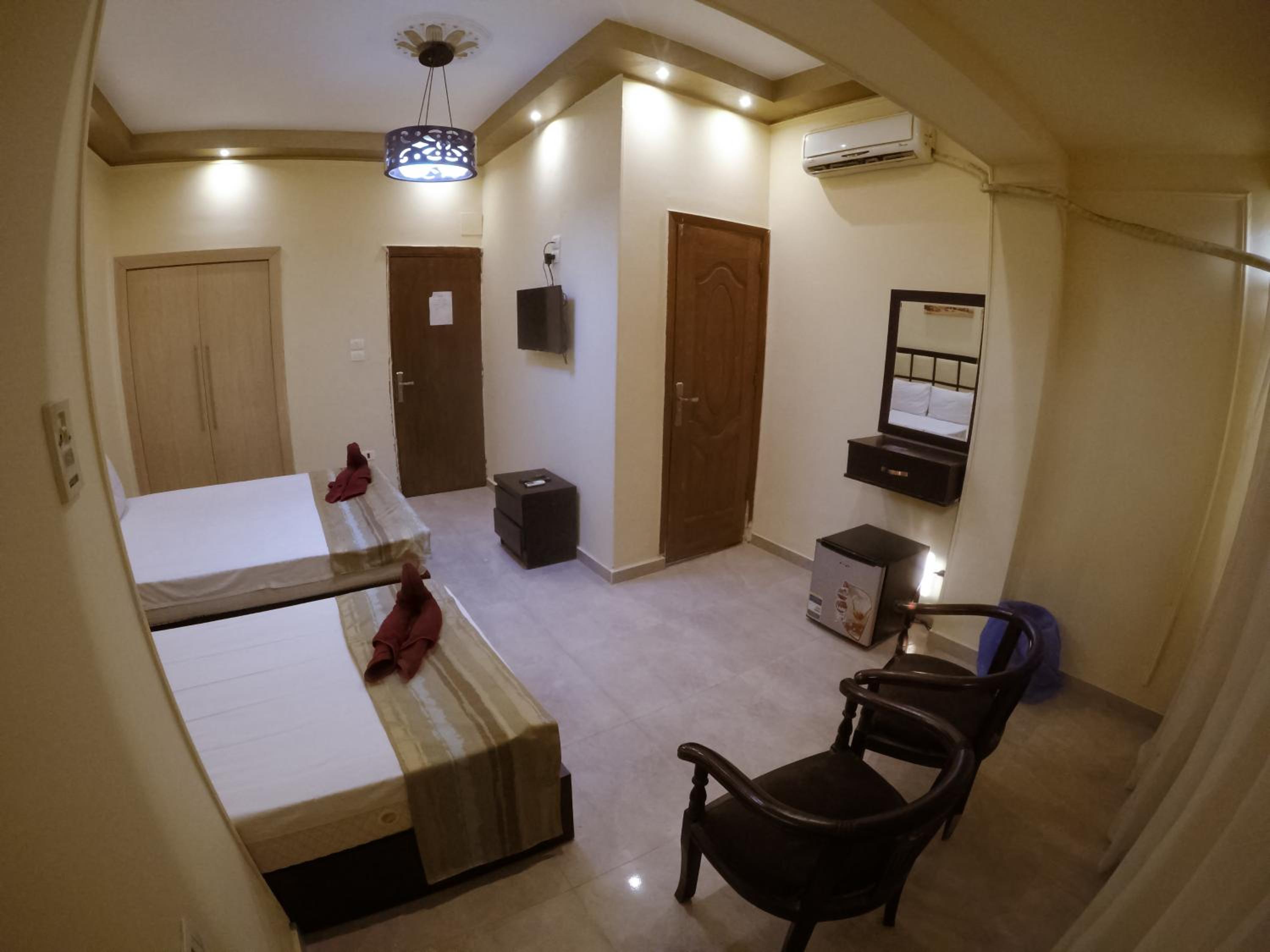 City Hotel