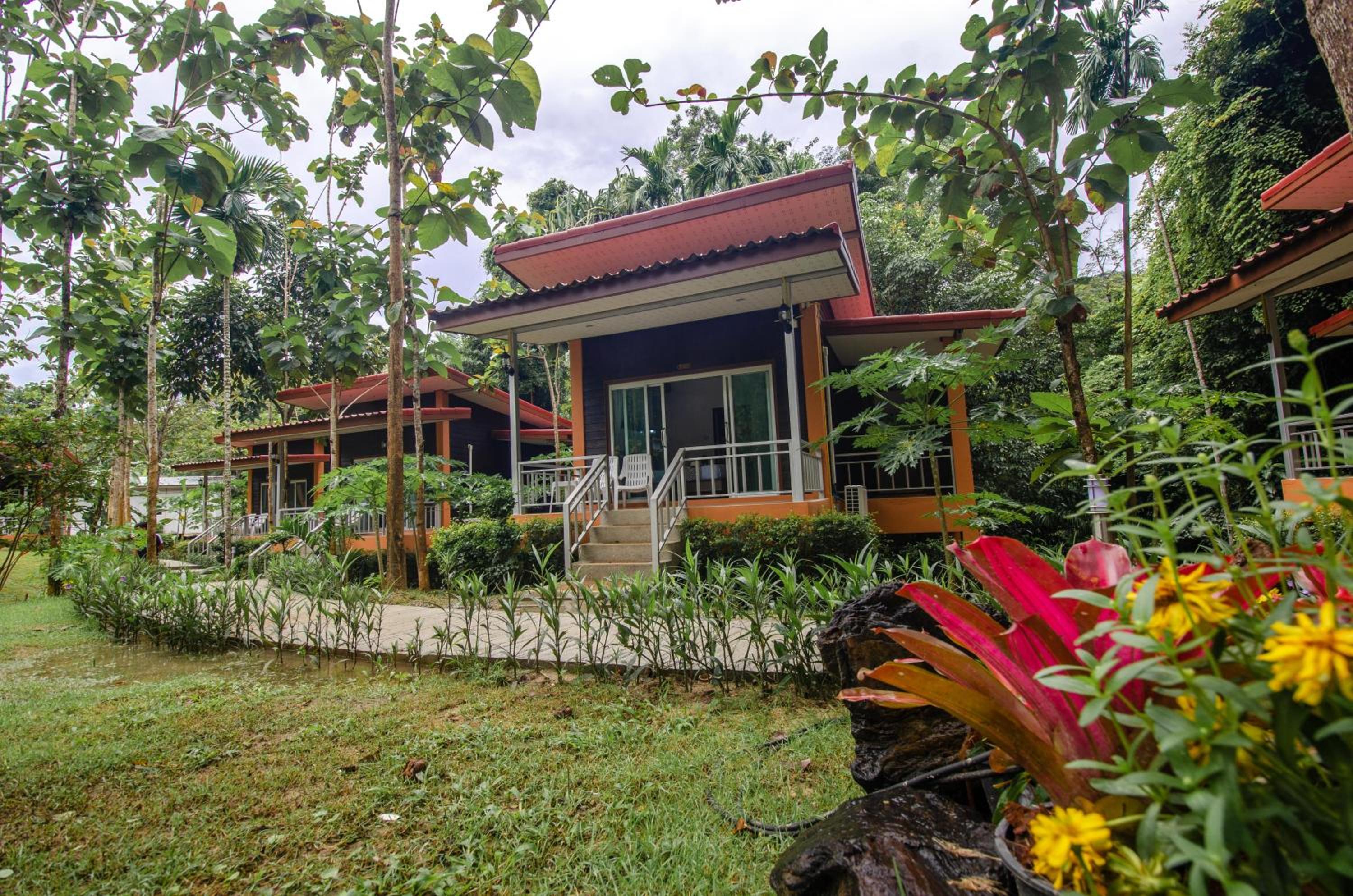 Khum Maikaew Resort view 5